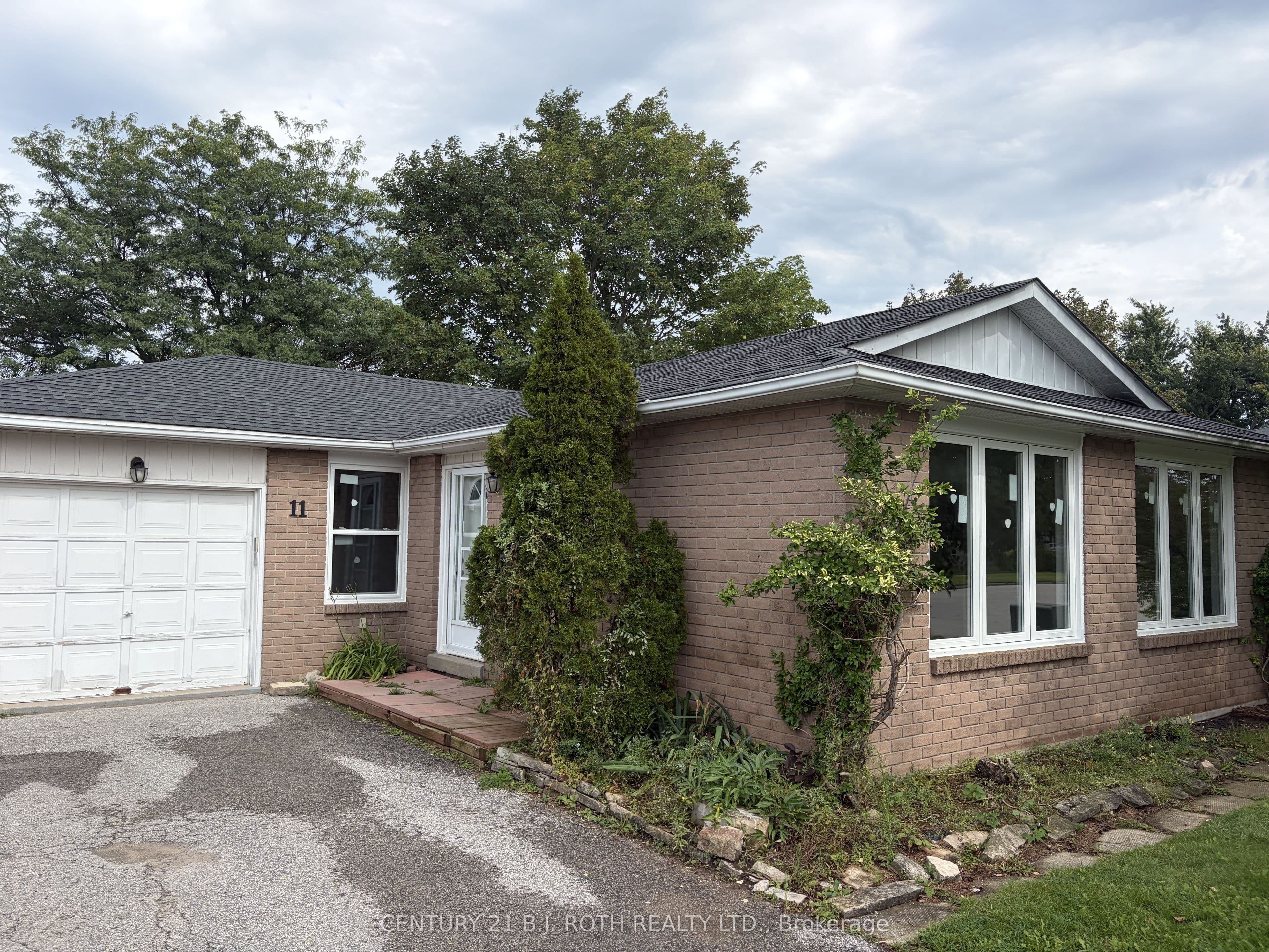 11 Cartwright Drive, Barrie, ON L4M 5P9