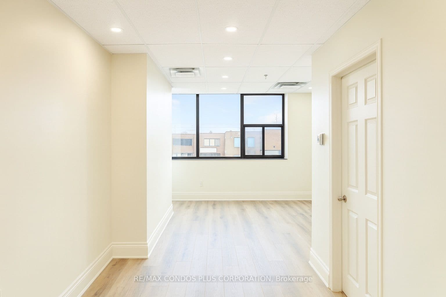 260 Regina Road Unit 3 (SECOND FLOOR), Vaughan, ON L4L 8P8