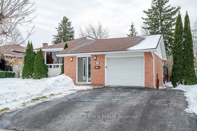 947 Southlawn Drive, Peterborough, ON K9J 1E9
