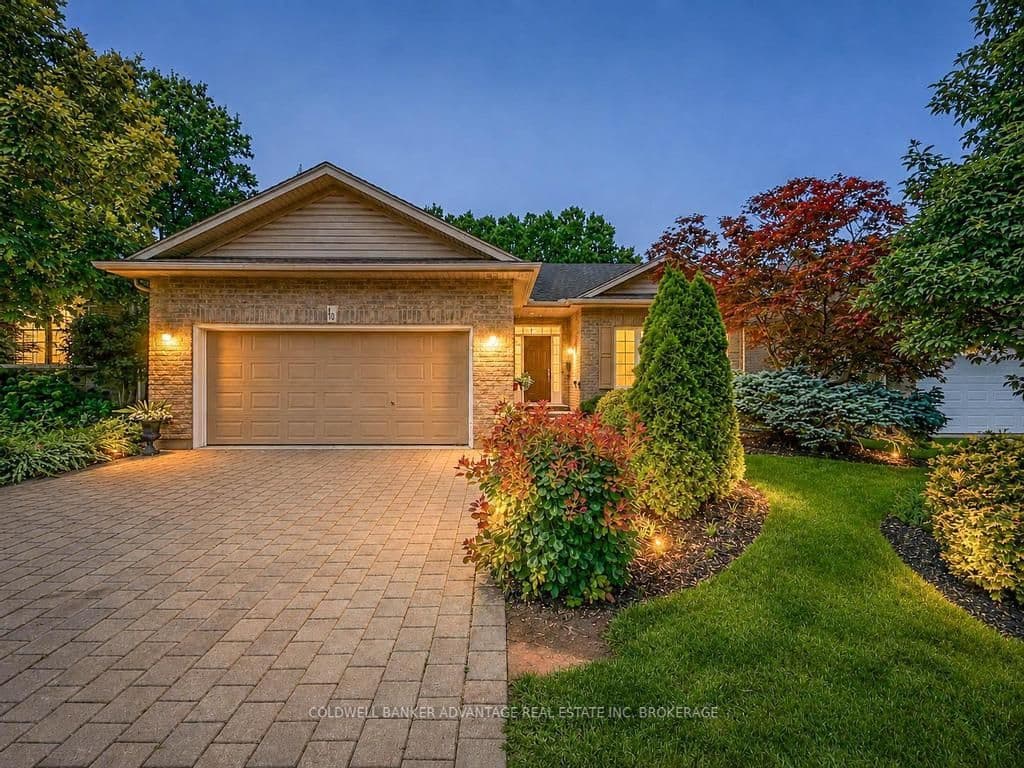 10 Stonegate Place, Pelham, ON L0S 1E3