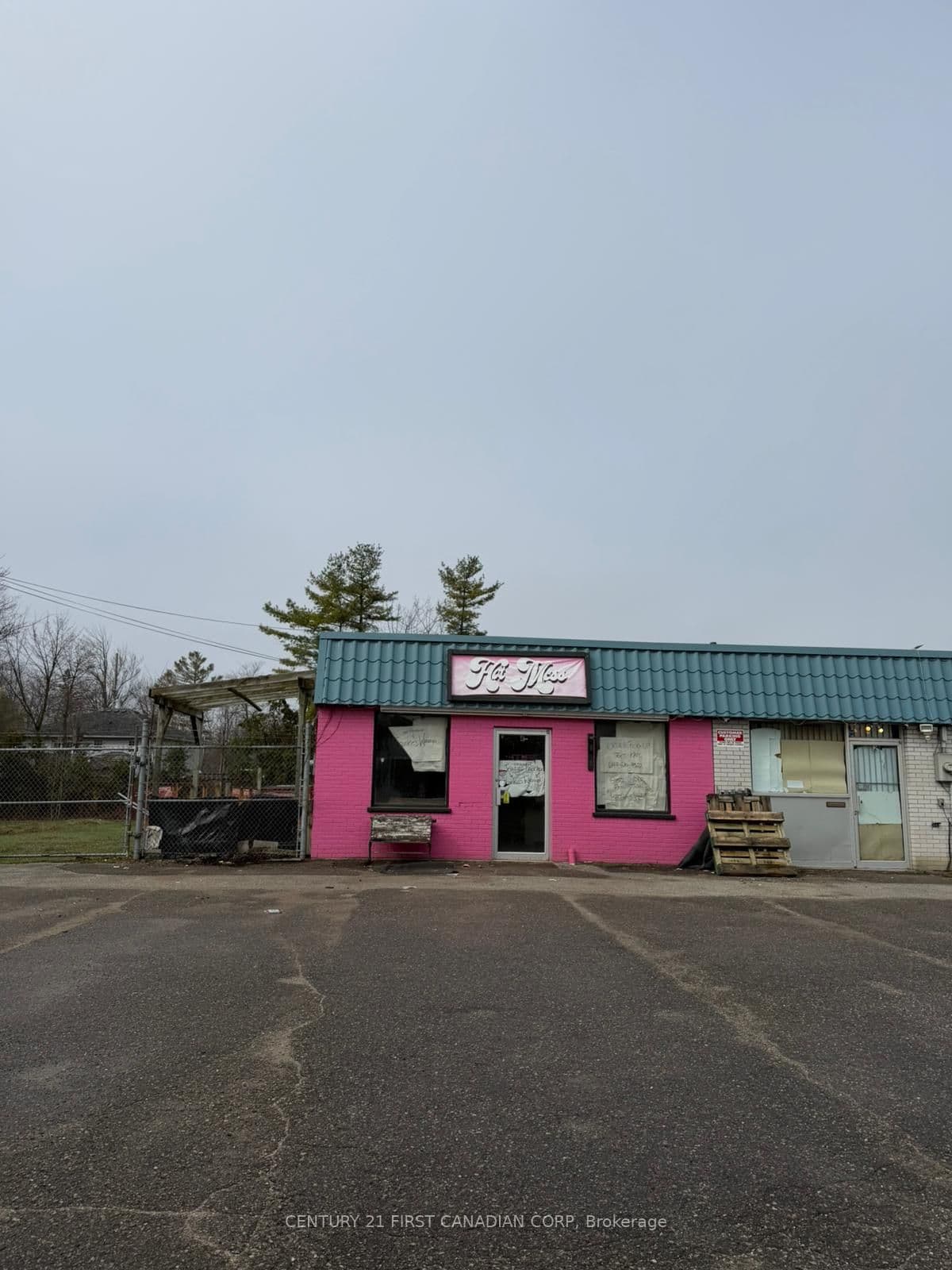 3081 Mosley Street, Wasaga Beach, ON L9Z 1W7