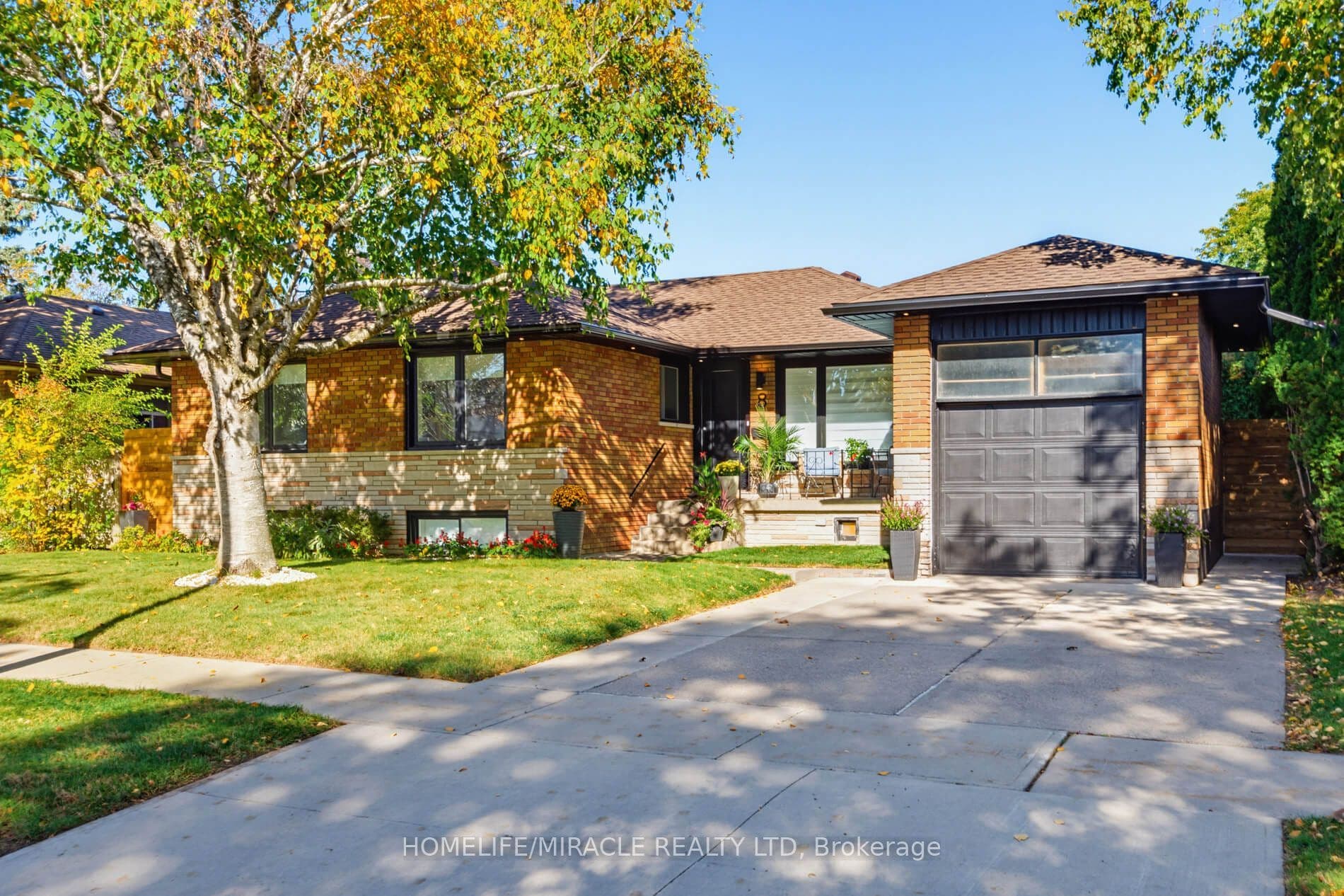 8 Laurelwood Crescent, Toronto, ON M9P 1L5