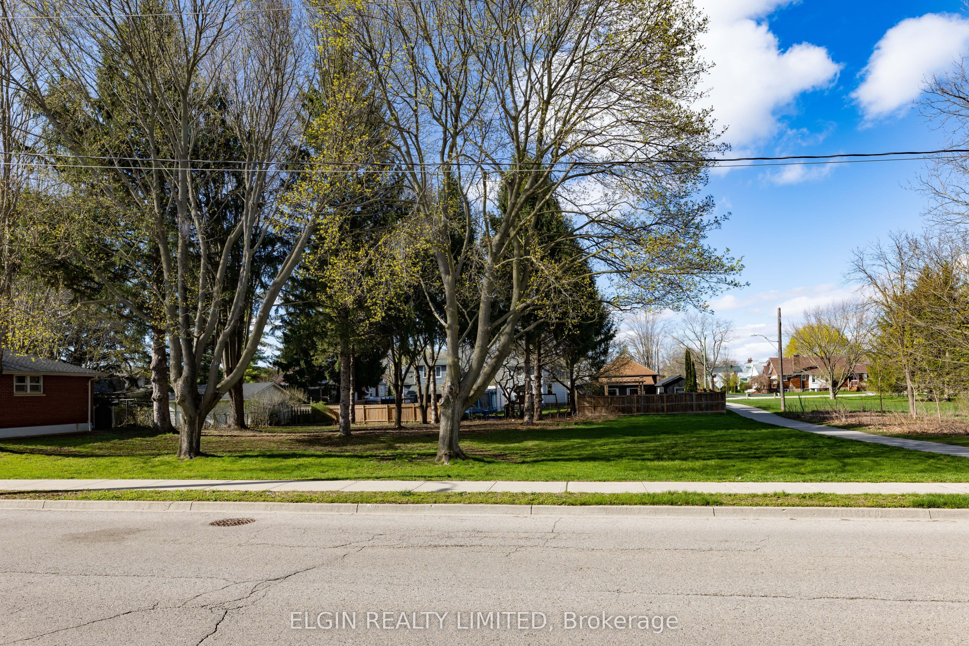 94 Chestnut Street, St. Thomas, ON N5R 2A9