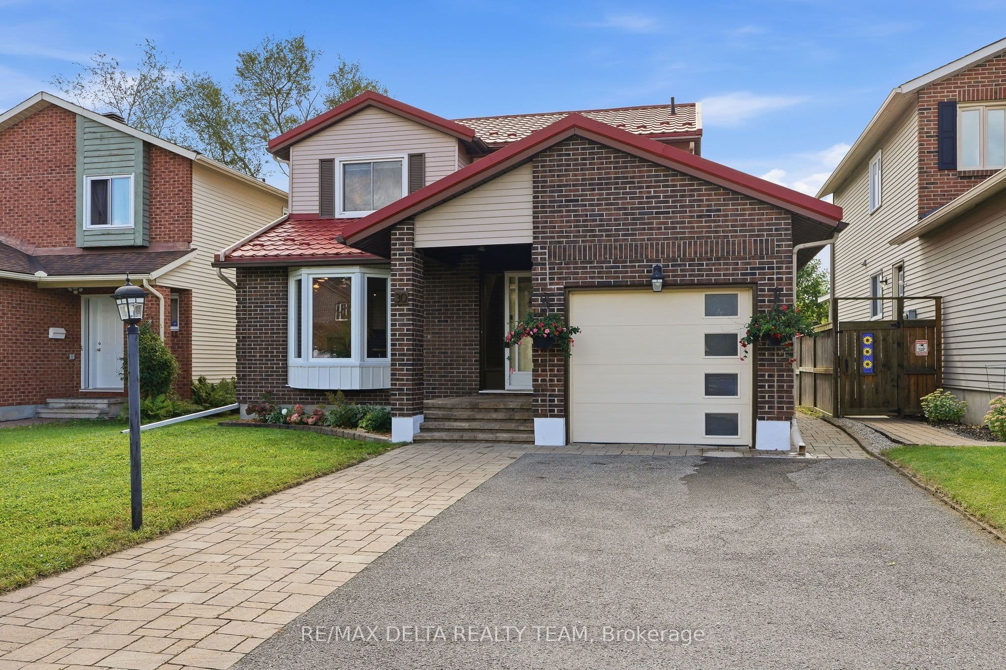 30 Homestead Street, Cityview - Parkwoods Hills - Rideau Shore, ON K2E 7N8