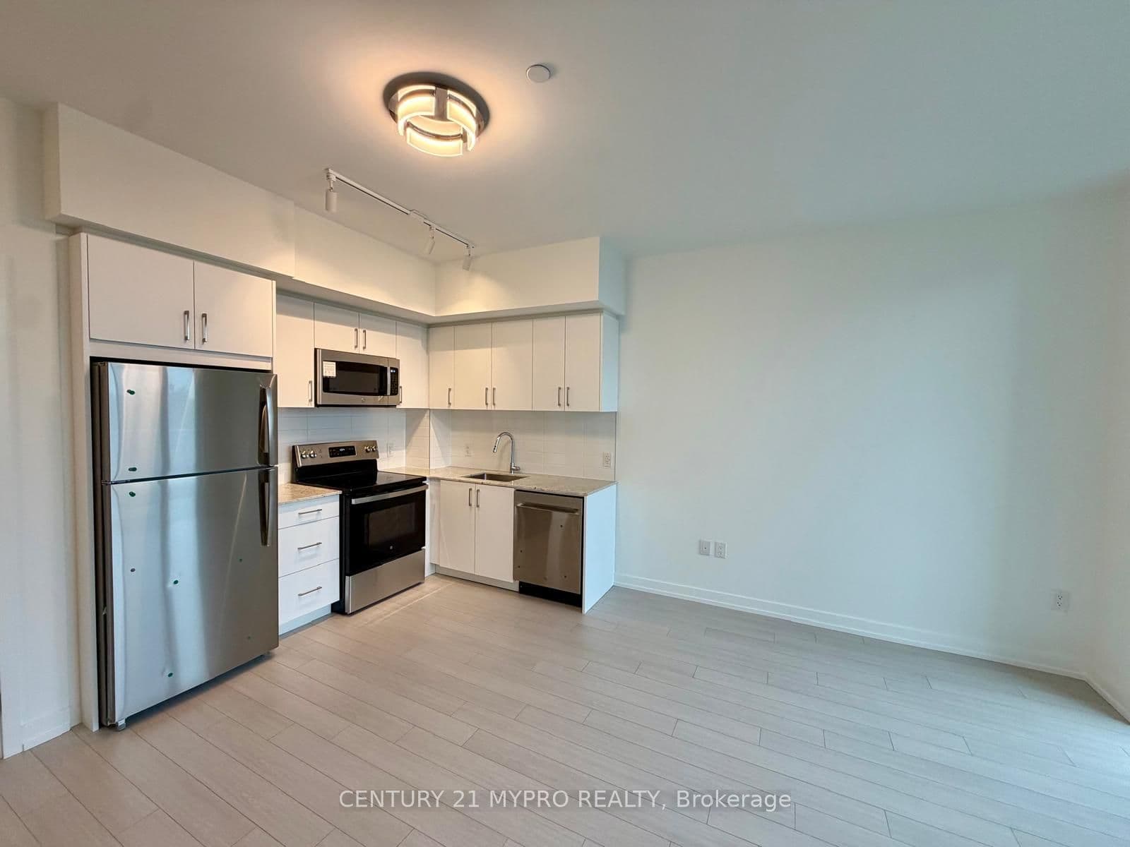 4010 Eglinton Avenue W 703, Toronto, ON M9A 0G5