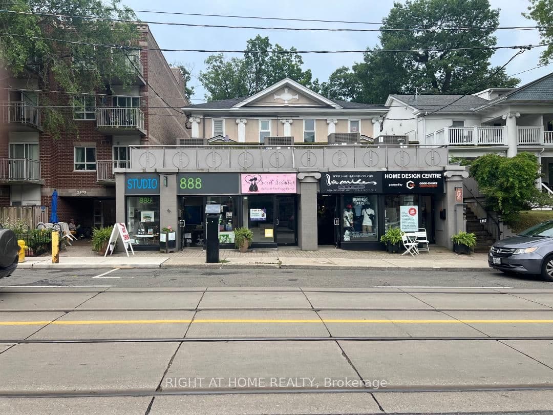 2359 Queen Street E 2, Toronto, ON M4E 1H2