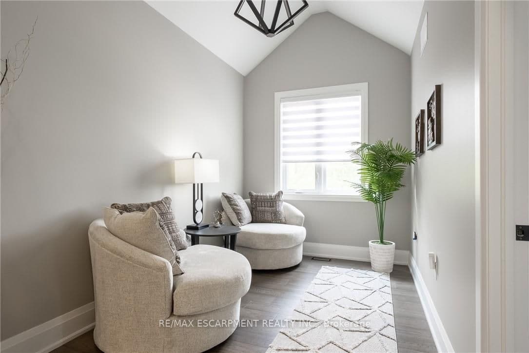 8378 Chippewa Road E, Hamilton, ON L0R 1W0
