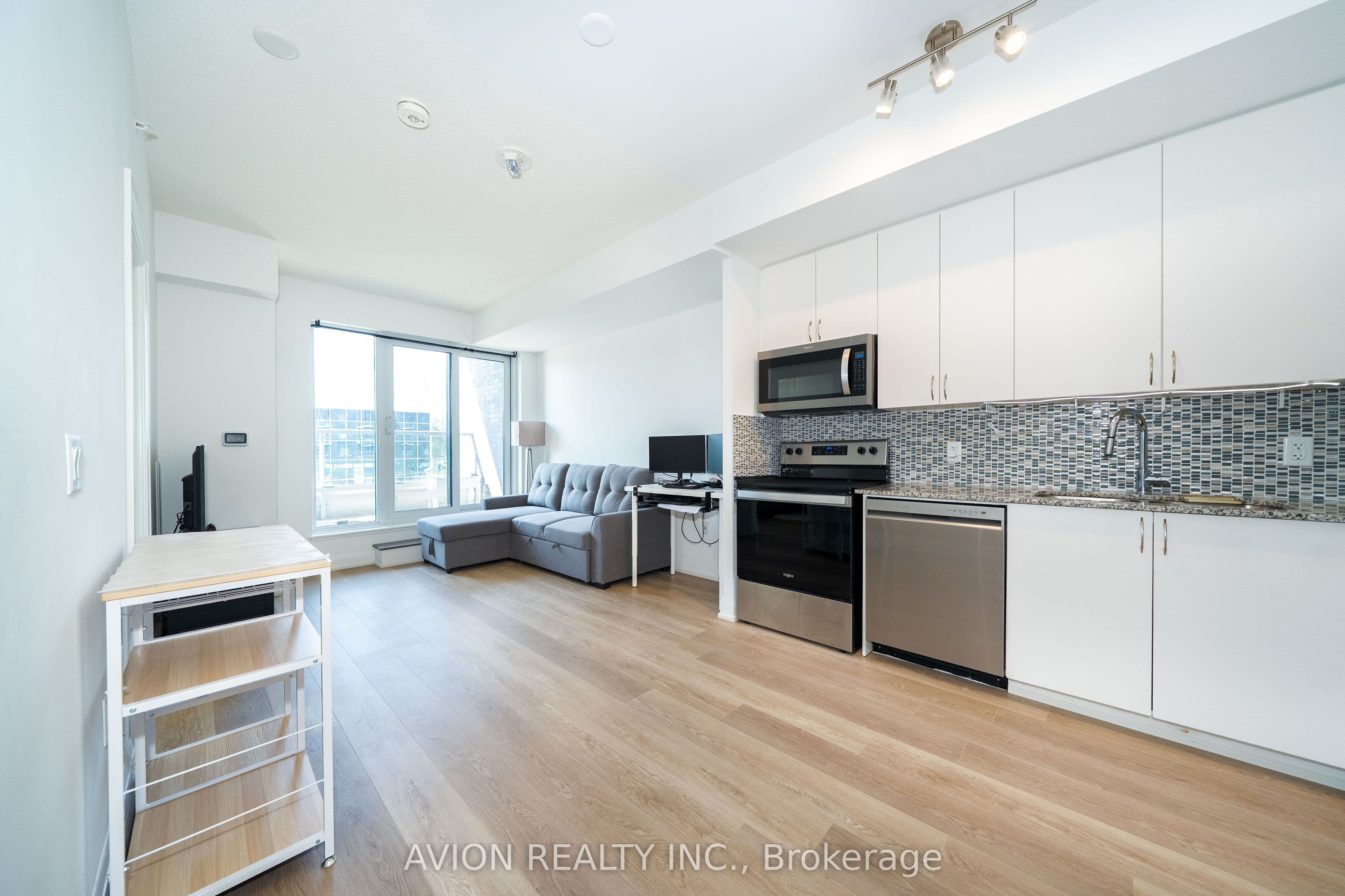 3220 Sheppard Avenue E 212, Toronto, ON M1T 3K3