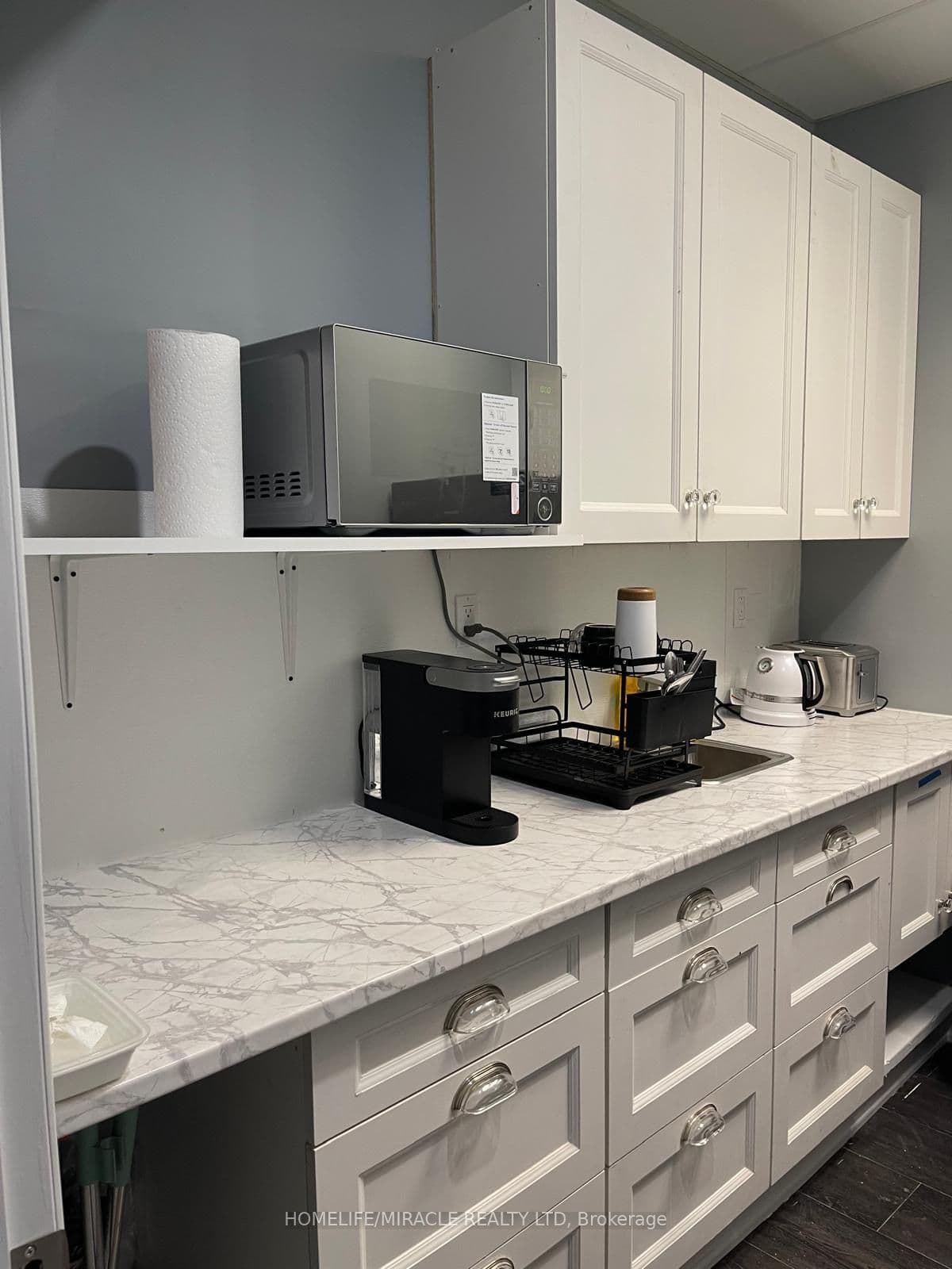 2359 NW RoyalWindsor 211-P, Mississauga, ON L5J 4S9
