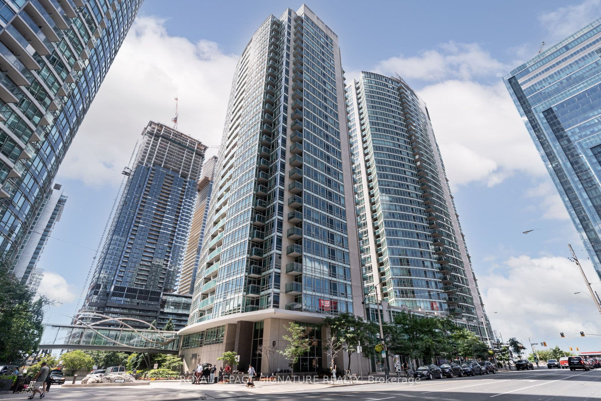 381 Front Street W 2101, Toronto, ON M5V 3R8