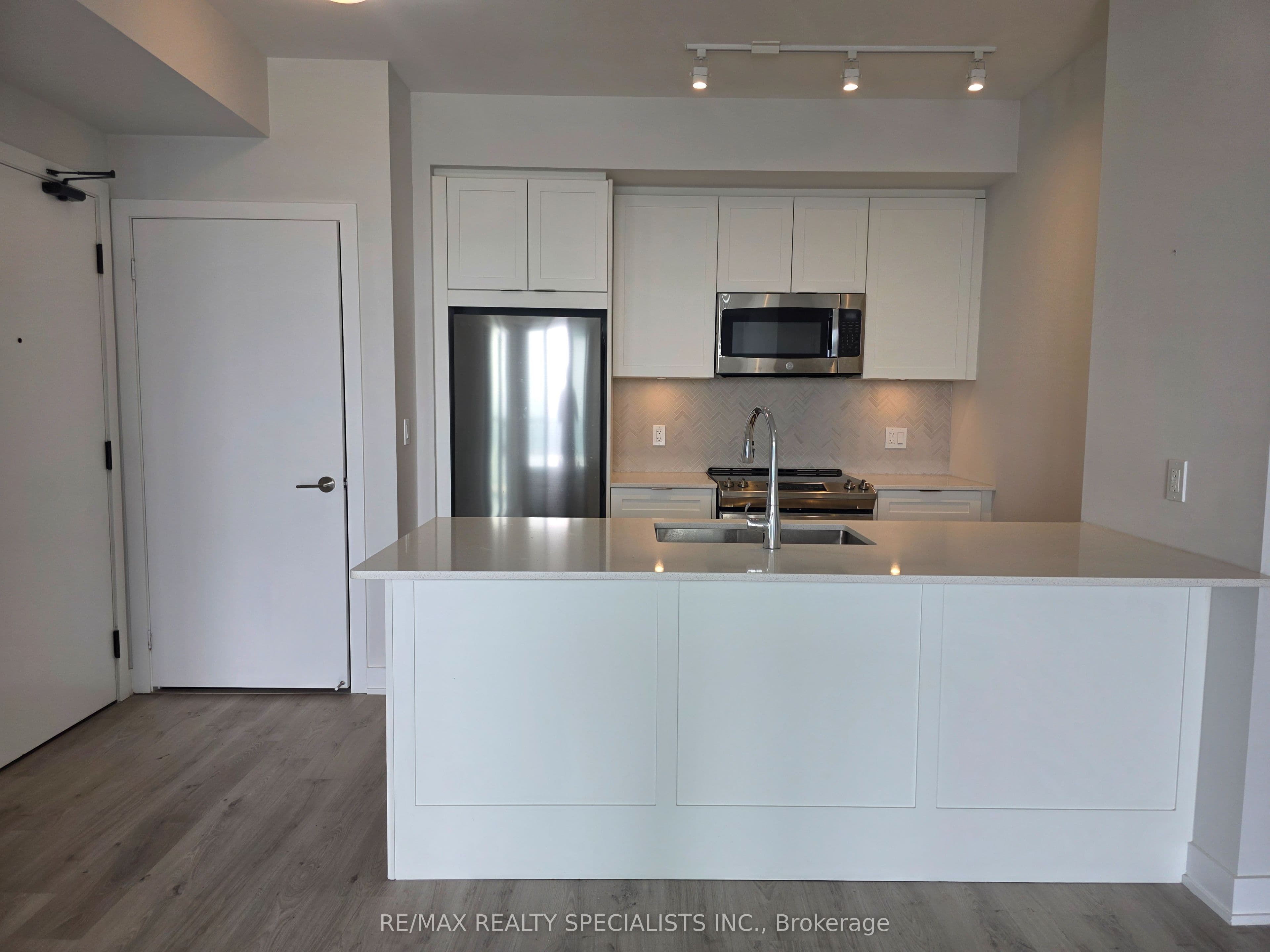 430 Square One Drive 1407, Mississauga, ON L5B 0L6