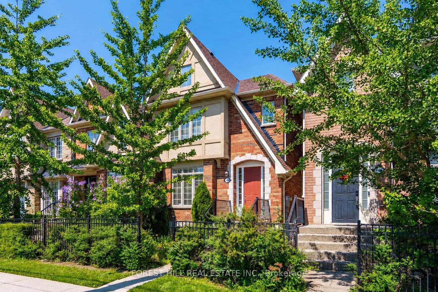 3549 Eglinton Avenue W, Mississauga, ON L5M 7T3