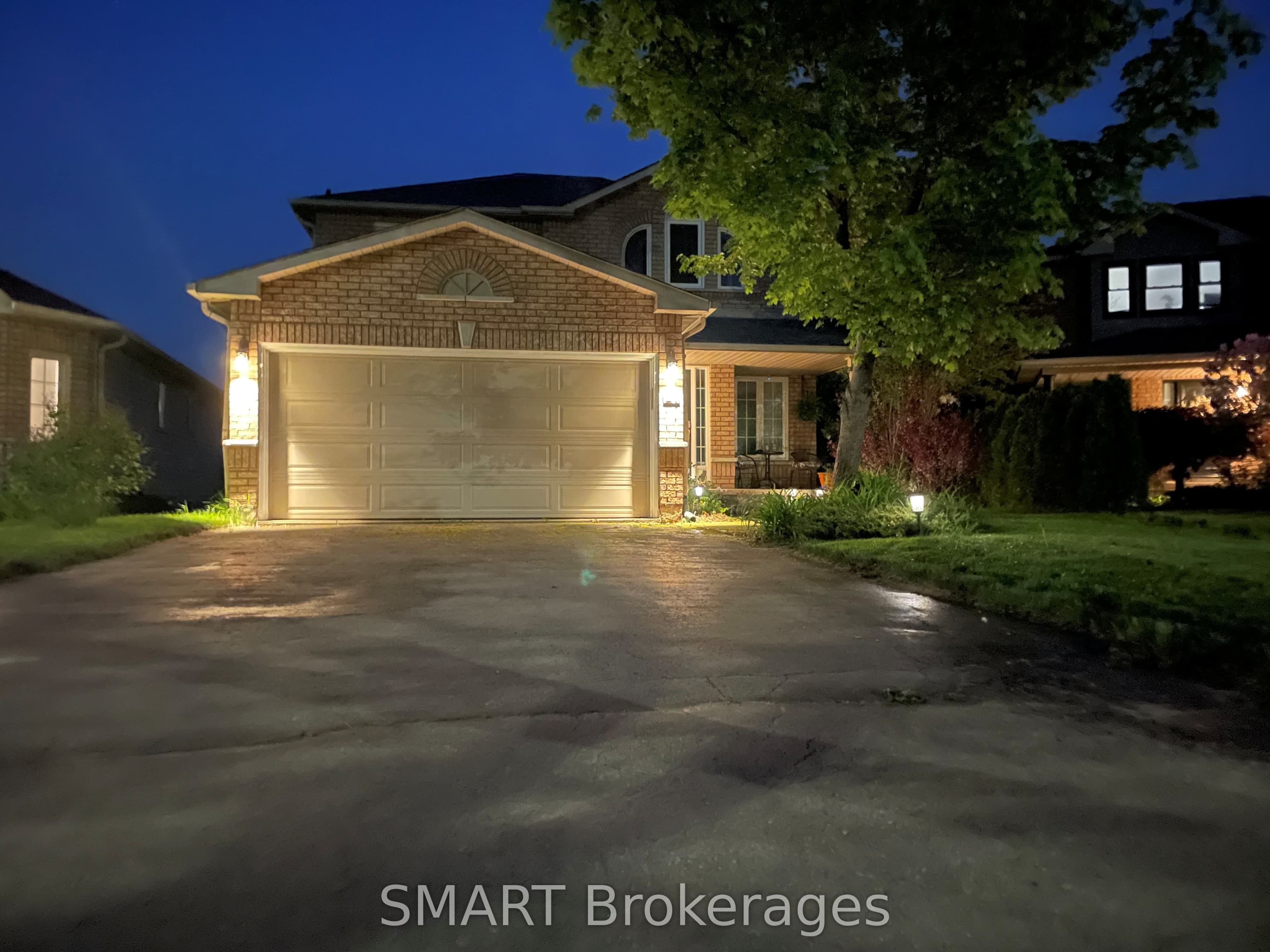 21 Nicholson Drive, Barrie, ON L4N 8L7