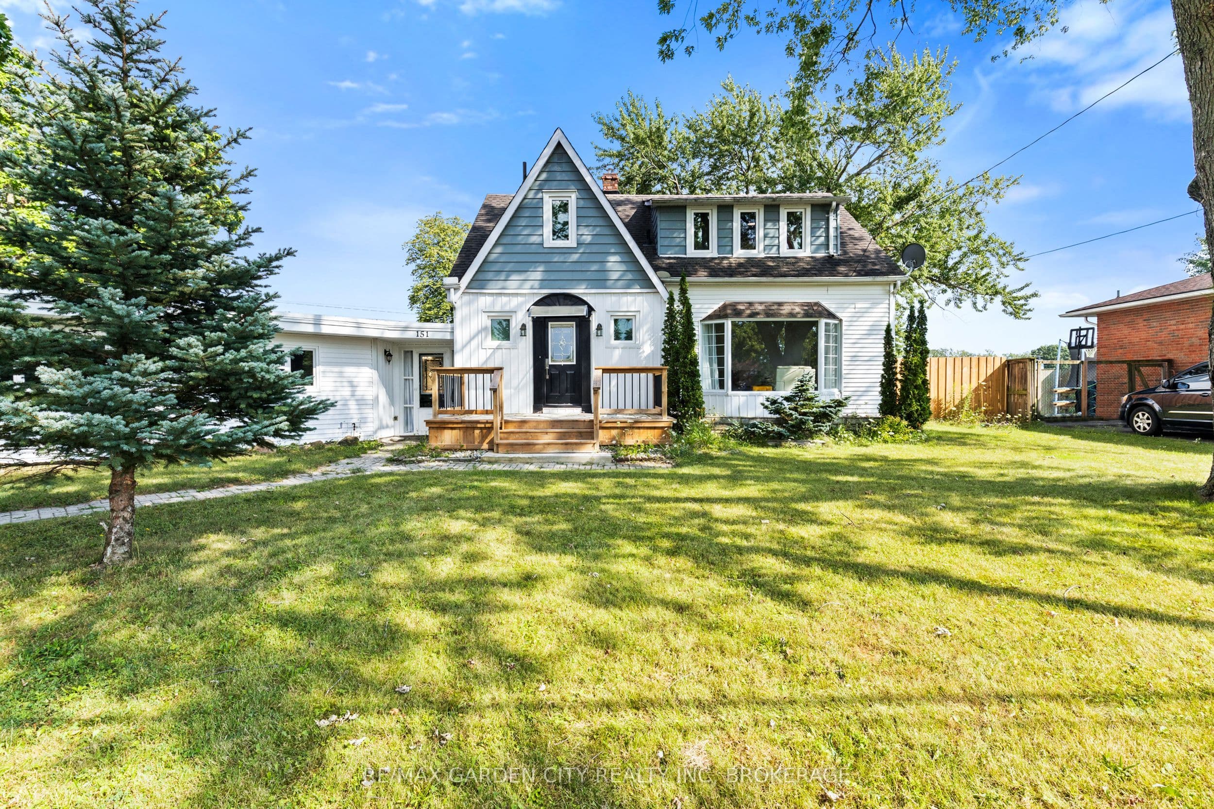 151 St George Street, Welland, ON L3C 5N9
