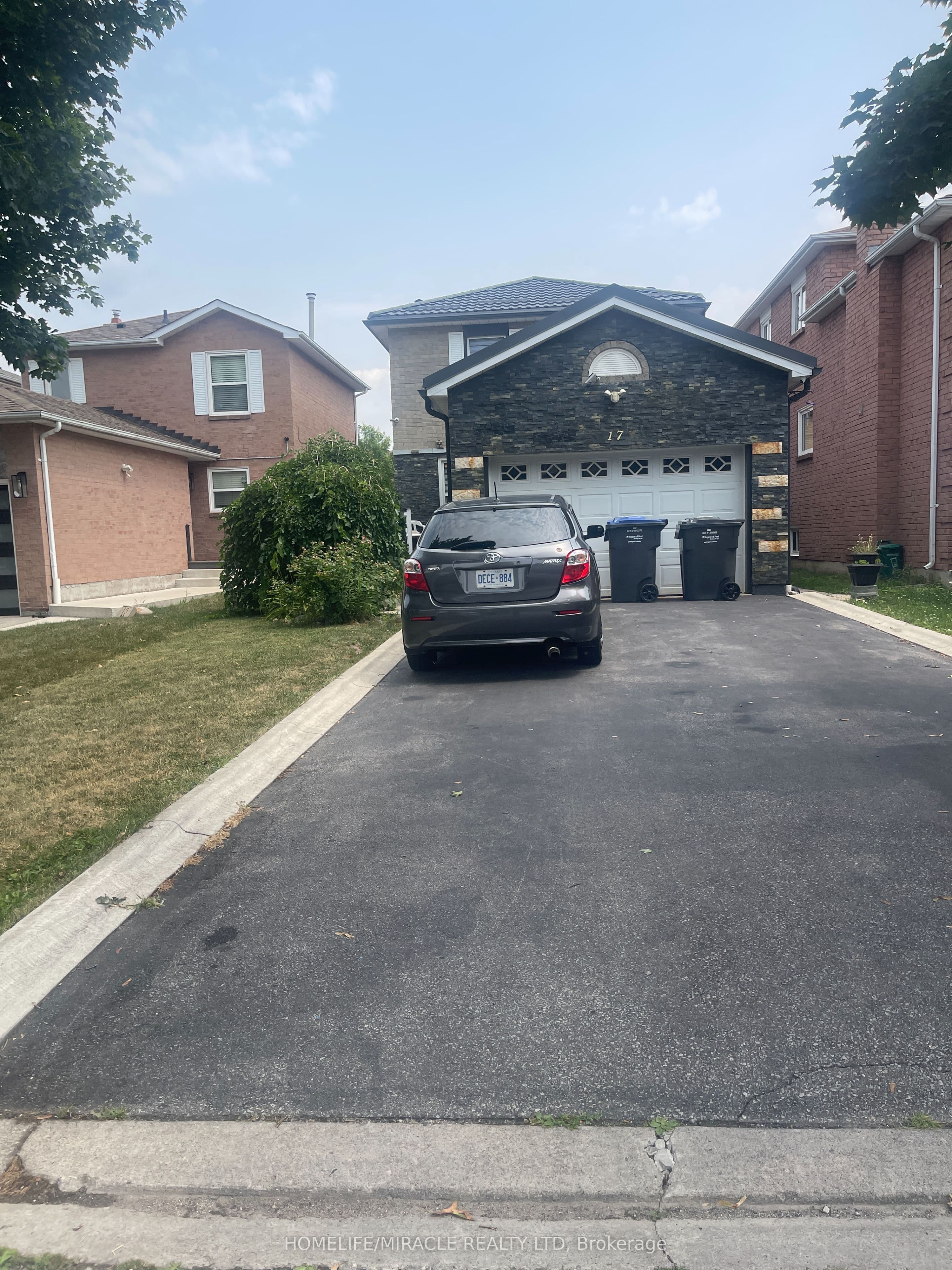 17 WAYNE NICOL Drive, Brampton, ON L6X 3Z2