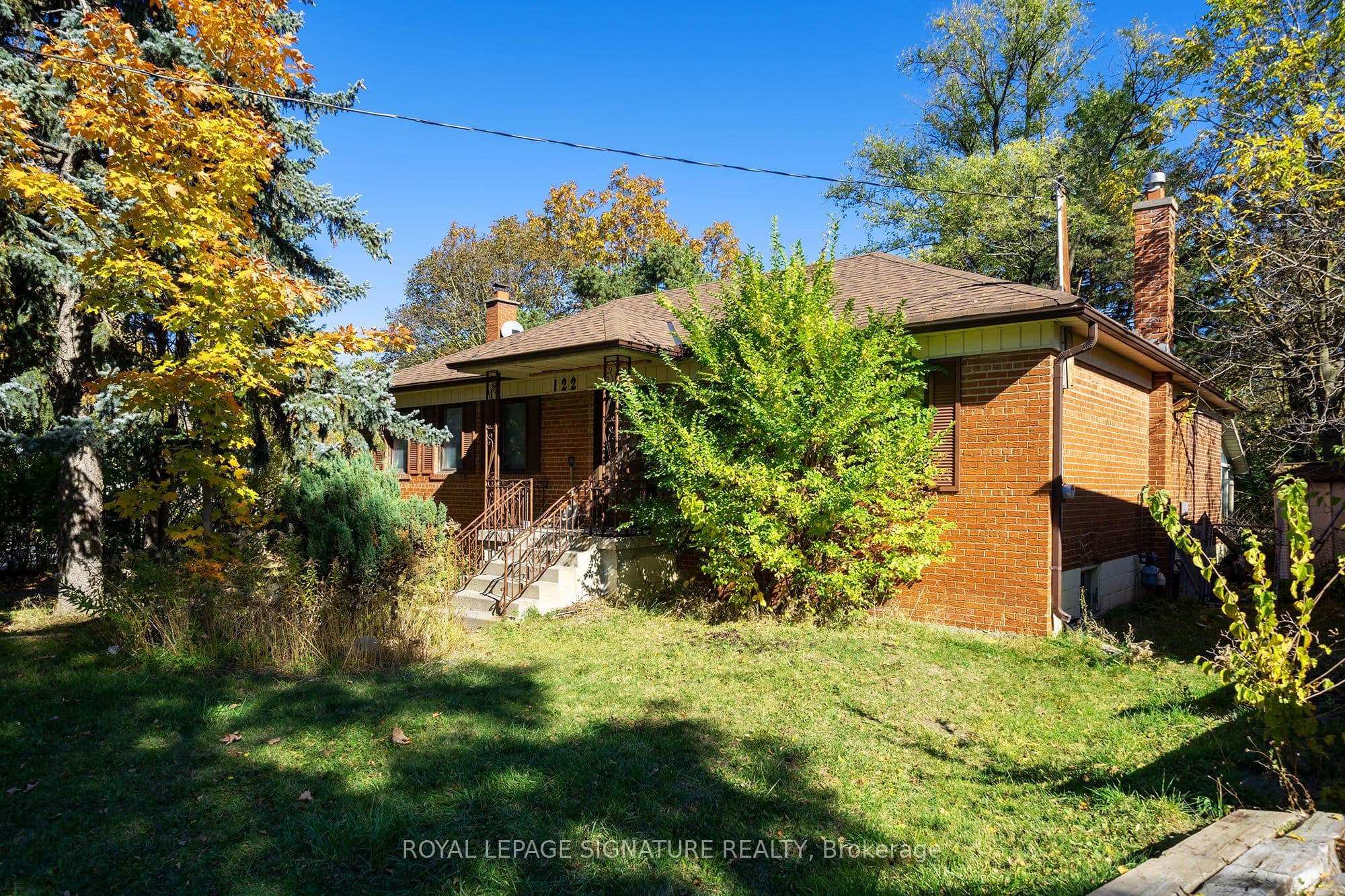 122 Earlton Road, Toronto, ON M1T 2R6