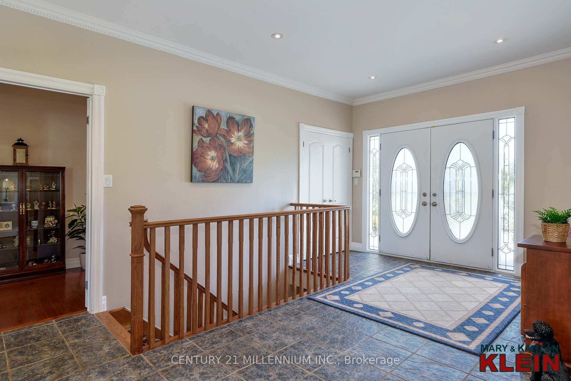 8 Castlewood Court, Caledon, ON L7K 0C1