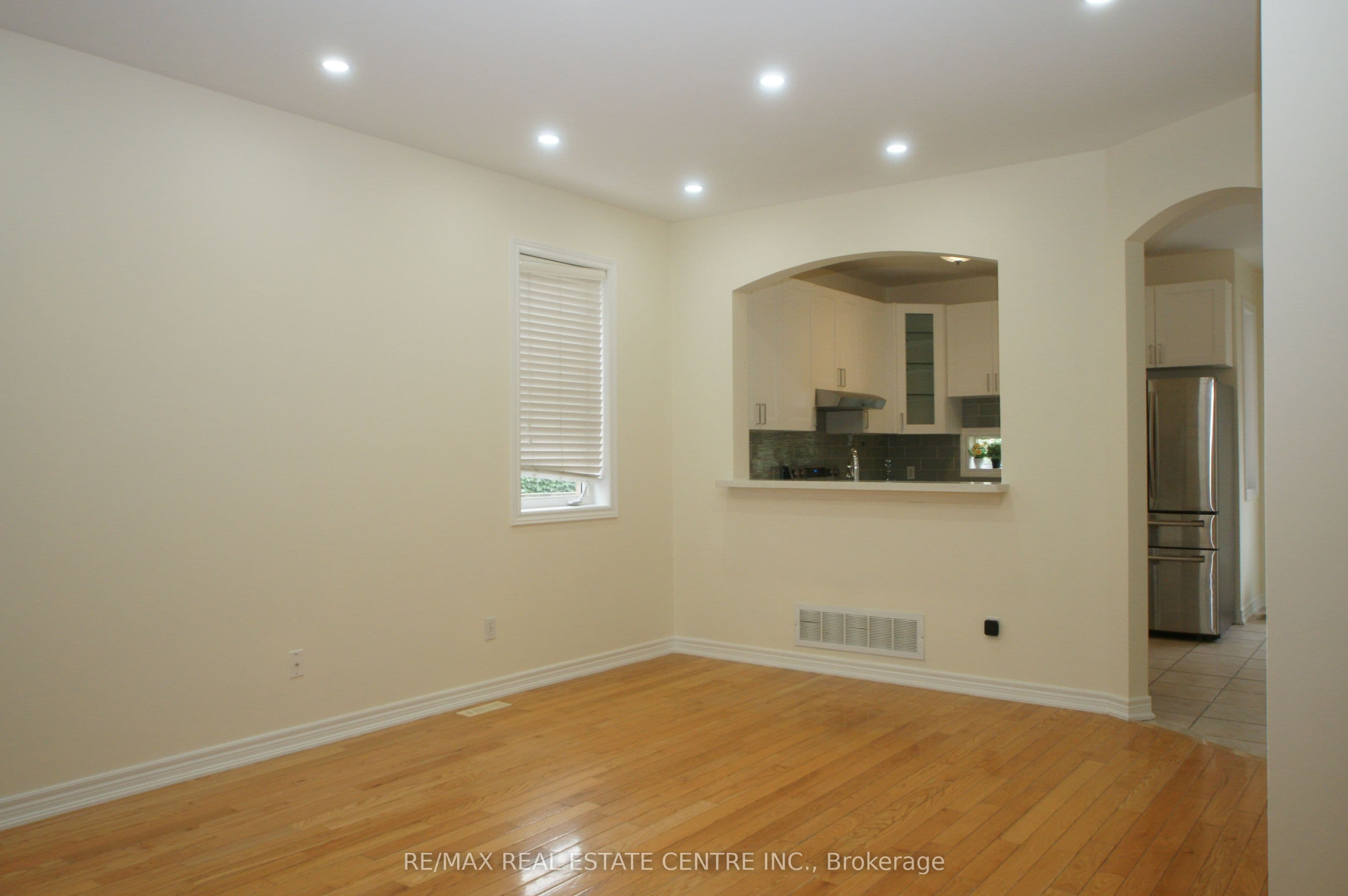 2441 Newcastle Crescent, Oakville, ON L6M 4P9