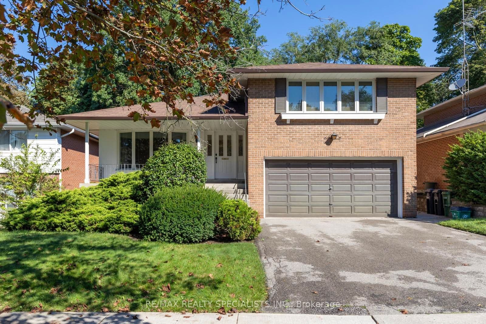14 Michael Drive, Toronto, ON M2H 2A3