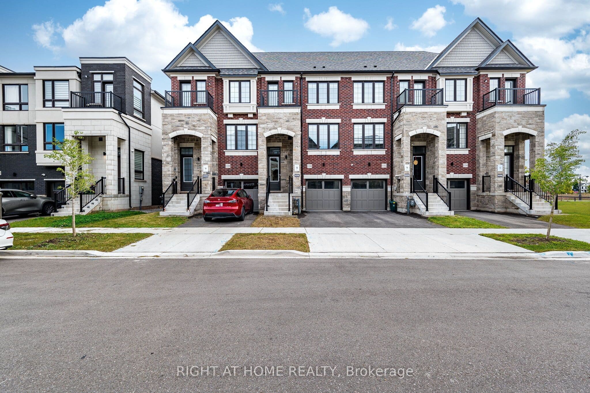 1330 Shevchenko Boulevard, Oakville, ON L6M 5R4