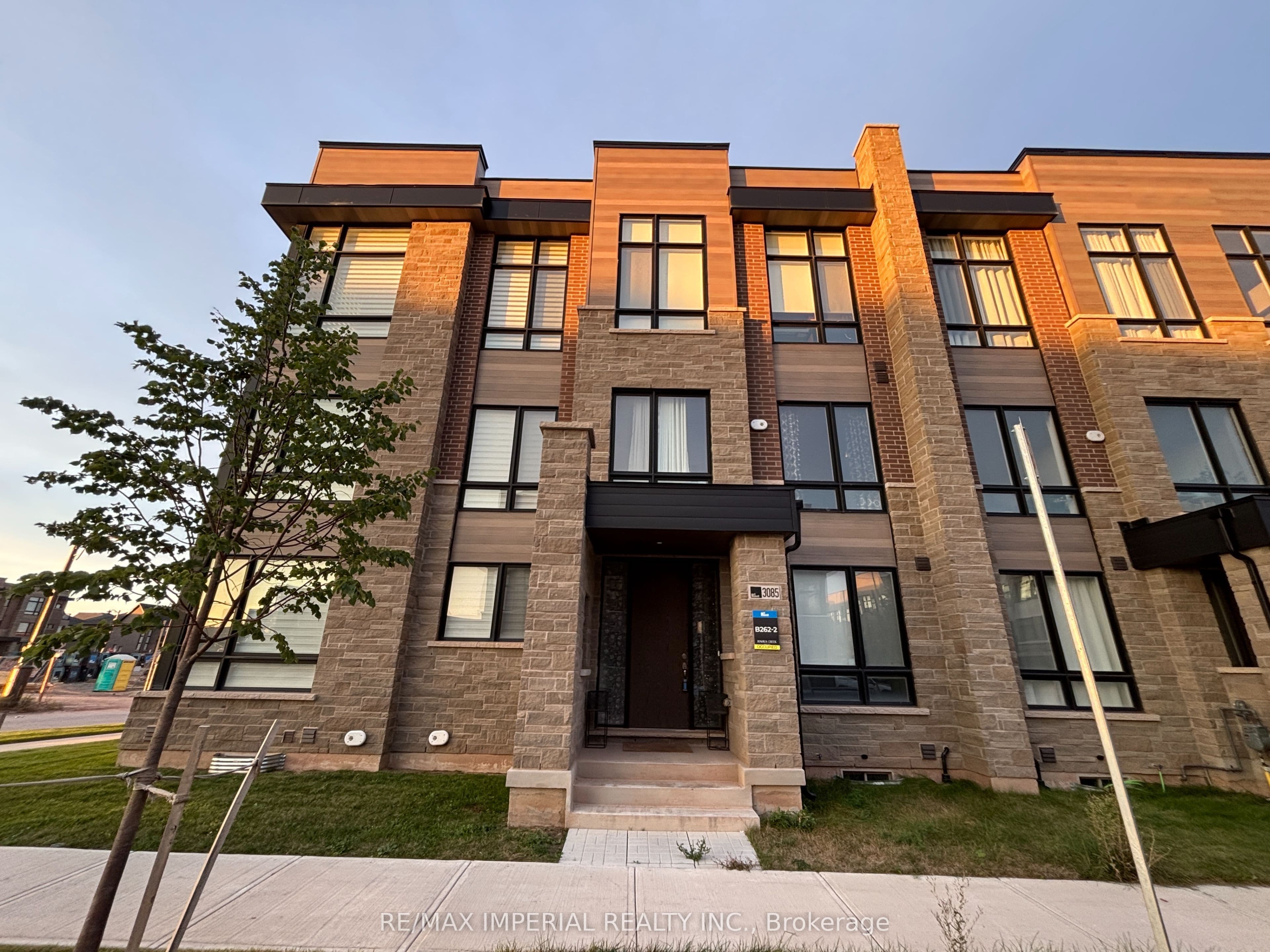 3085 Welsman Gardens, Oakville, ON L6H 7Z1