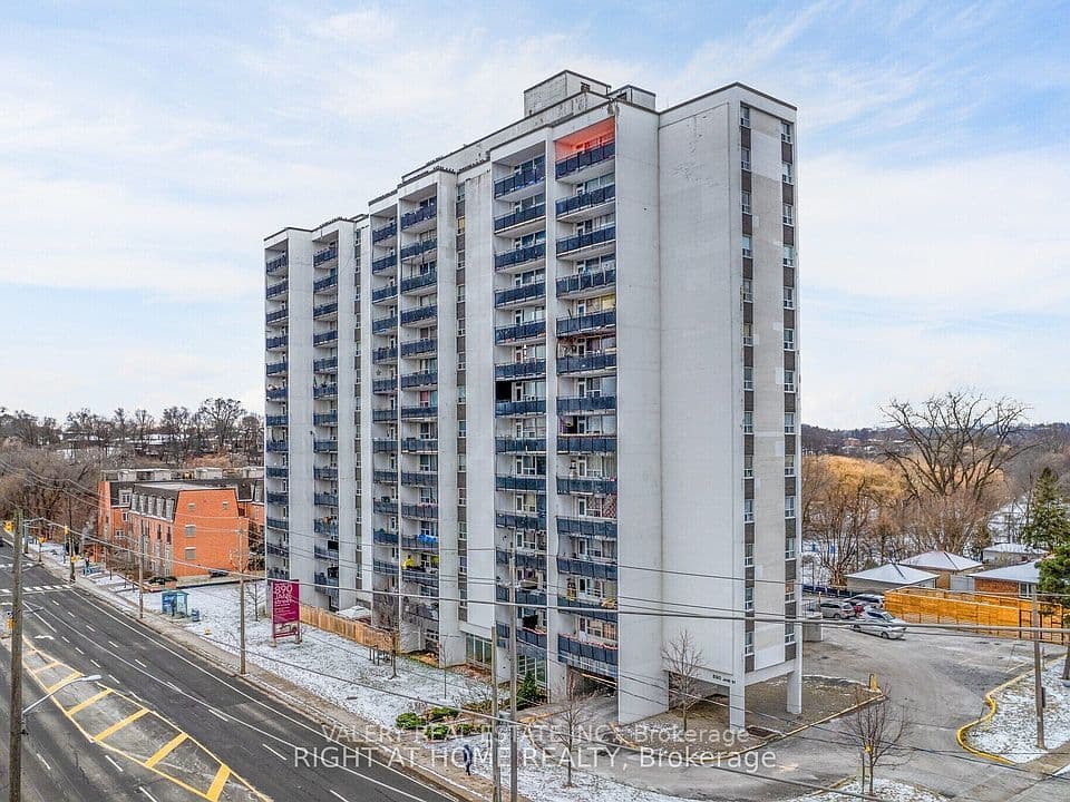 890 Jane Street 1105, Toronto, ON M6N 4C3