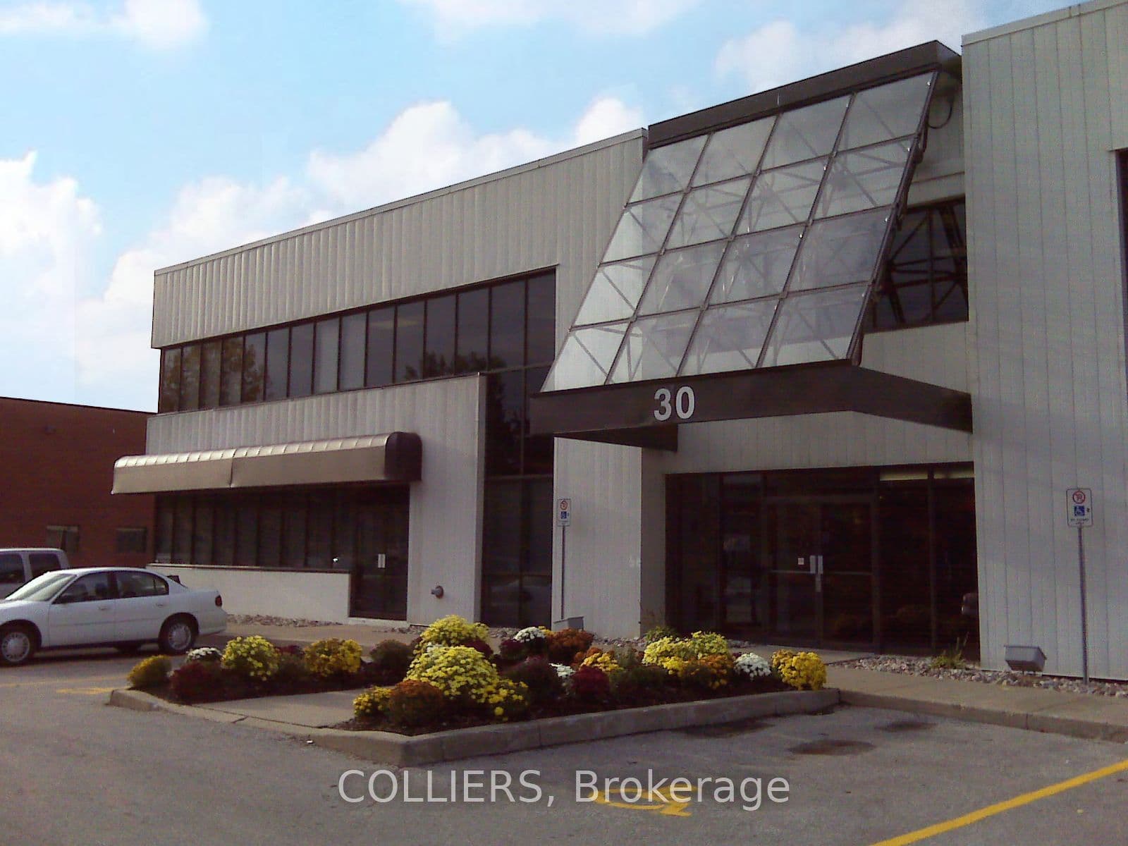 30 East Beaver Creek Road 116, Richmond Hill, ON L4B 1J2