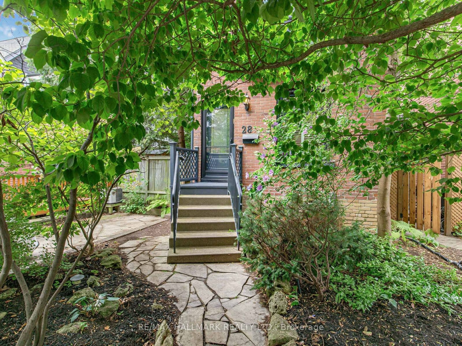 28 Condor Avenue, Toronto, ON M4J 3M8
