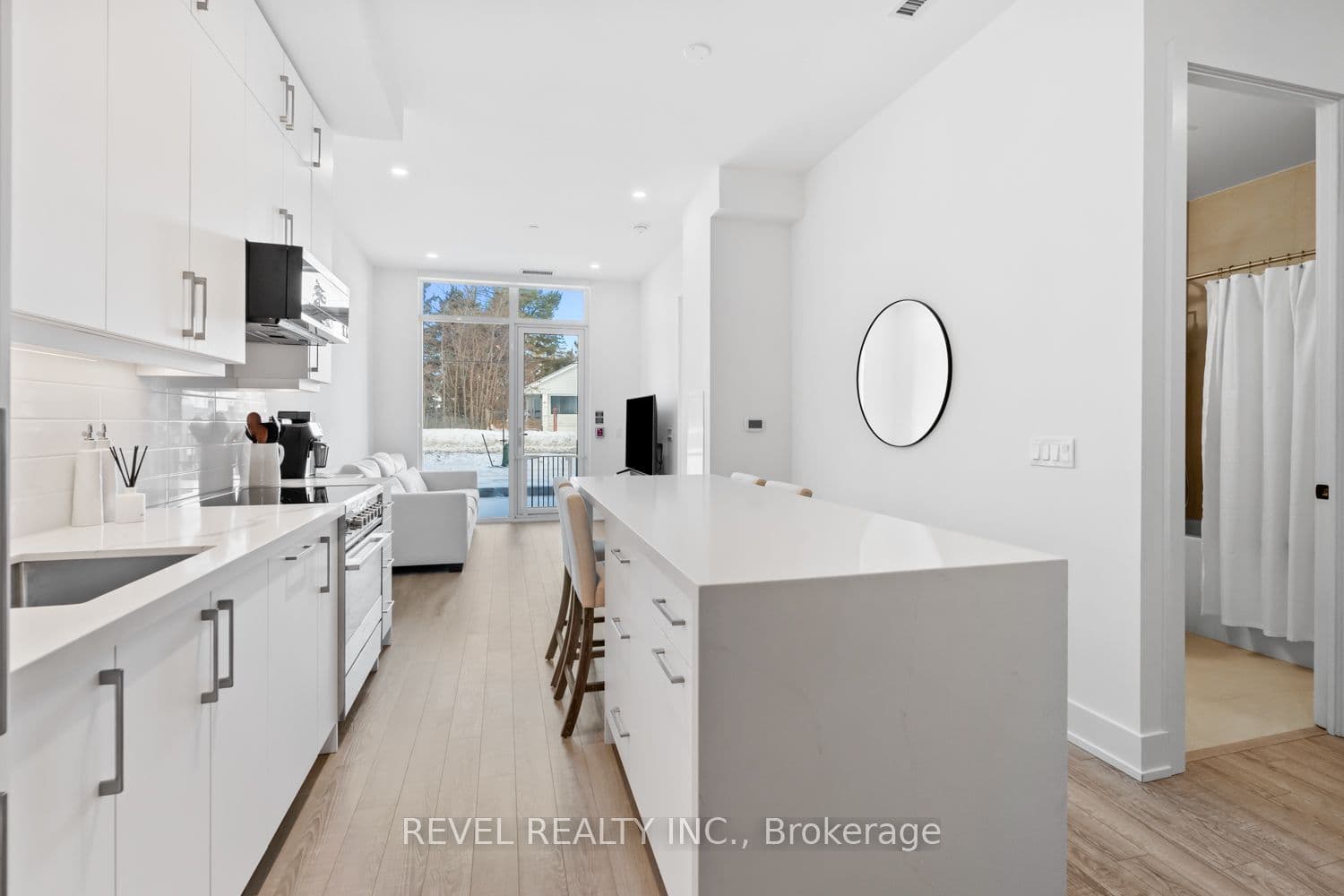 2075 King Road 123, King, ON L7B 0R6