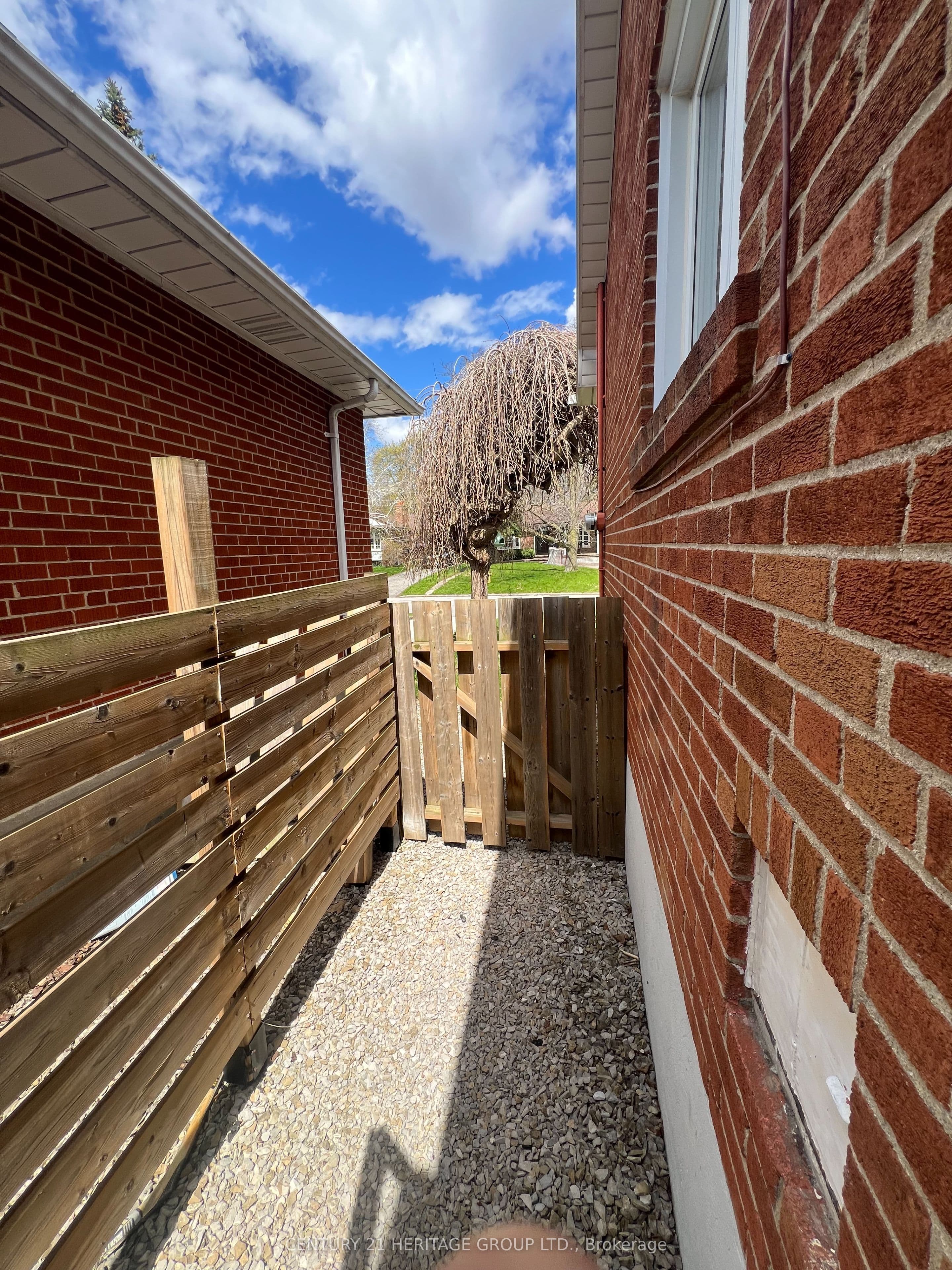 11 Elynhill Drive, Toronto, ON M2R 1C5