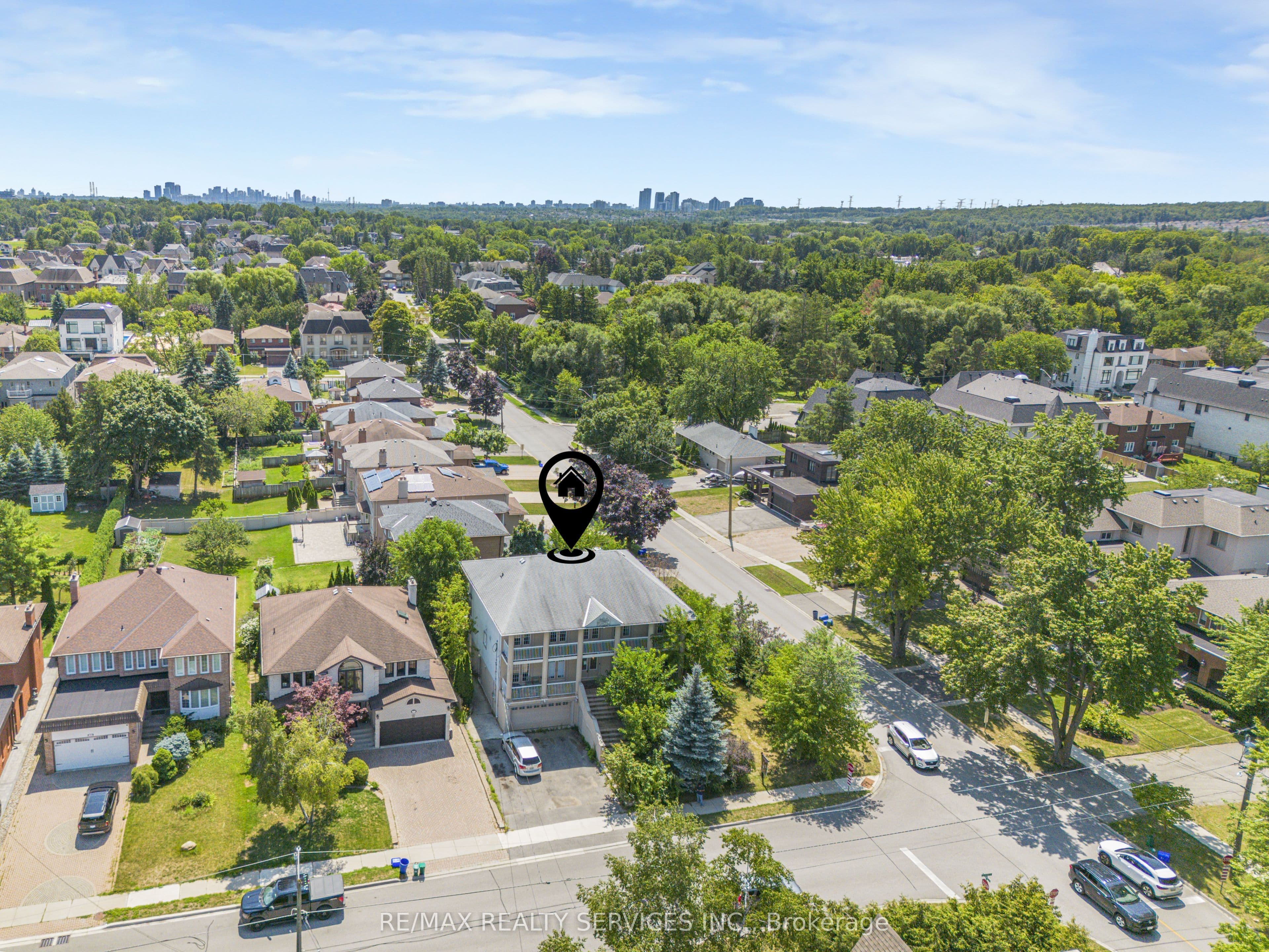 135 Spruce Avenue, Richmond Hill, ON L4C 6V9