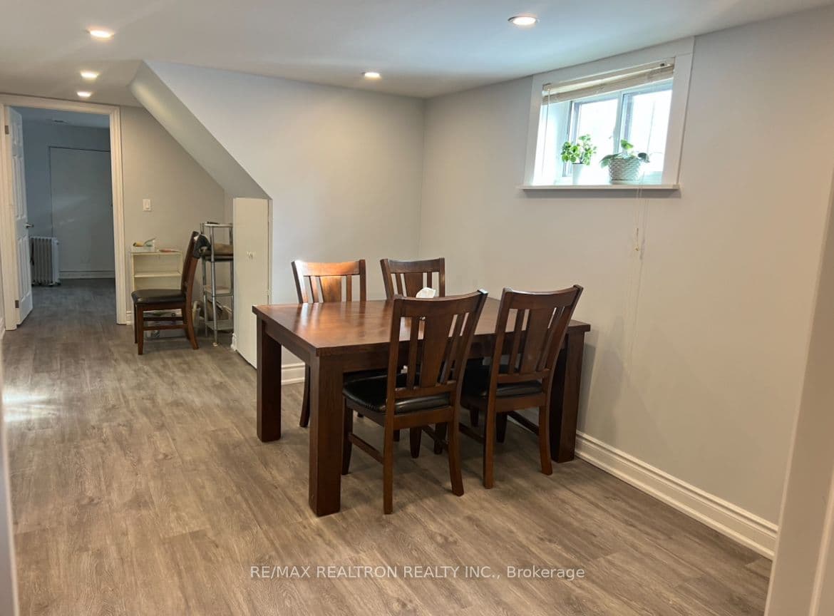 26 Beaverton Road S Bsmt, Richmond Hill, ON L4C 2H6