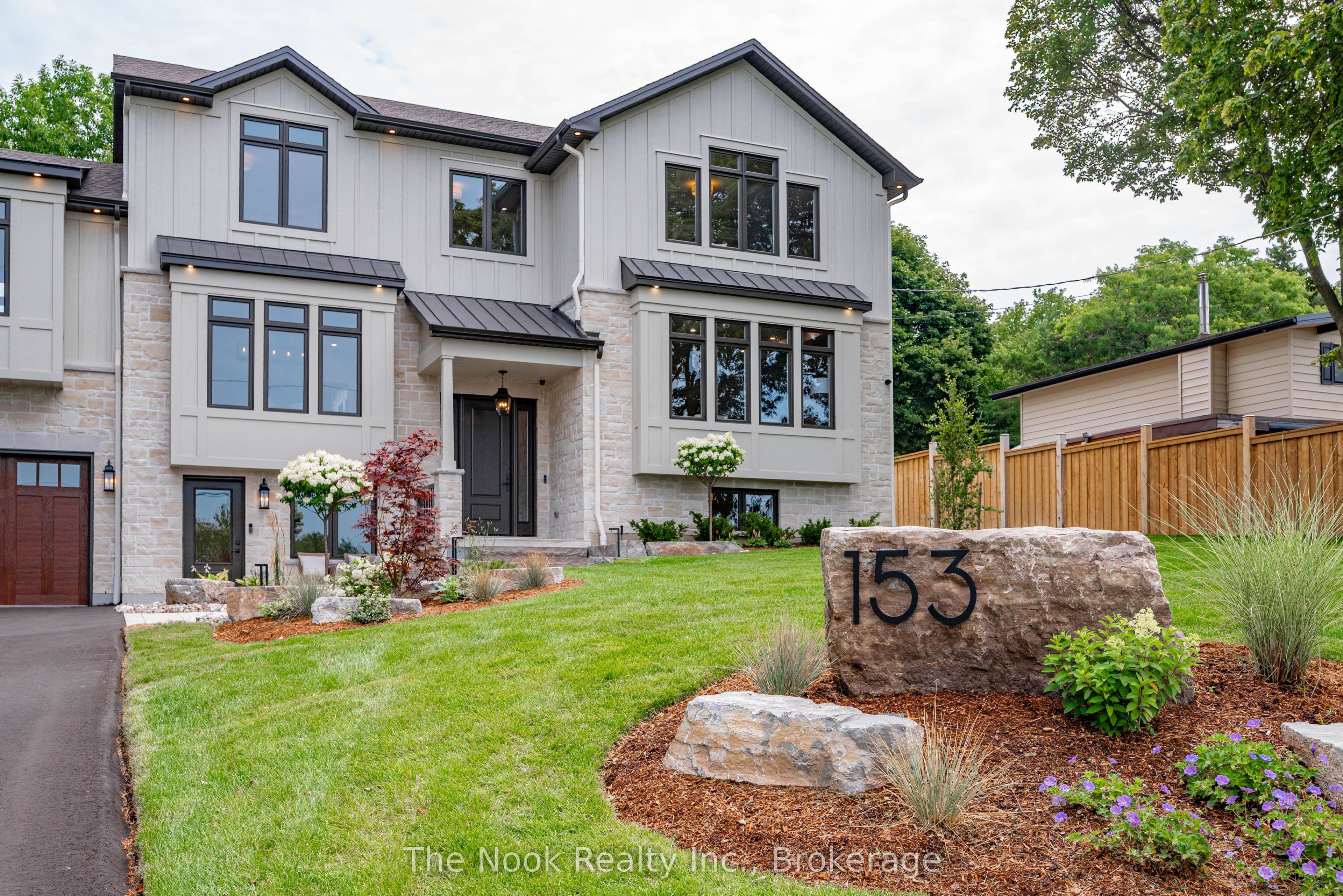 153 Elizabeth Crescent N, Whitby, ON L1N 3S1