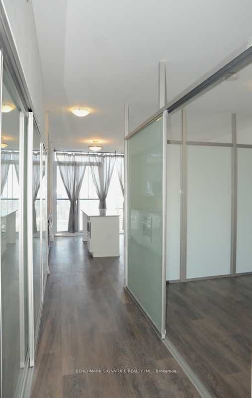 426 University Avenue 3509, Toronto, ON M5G 1S9