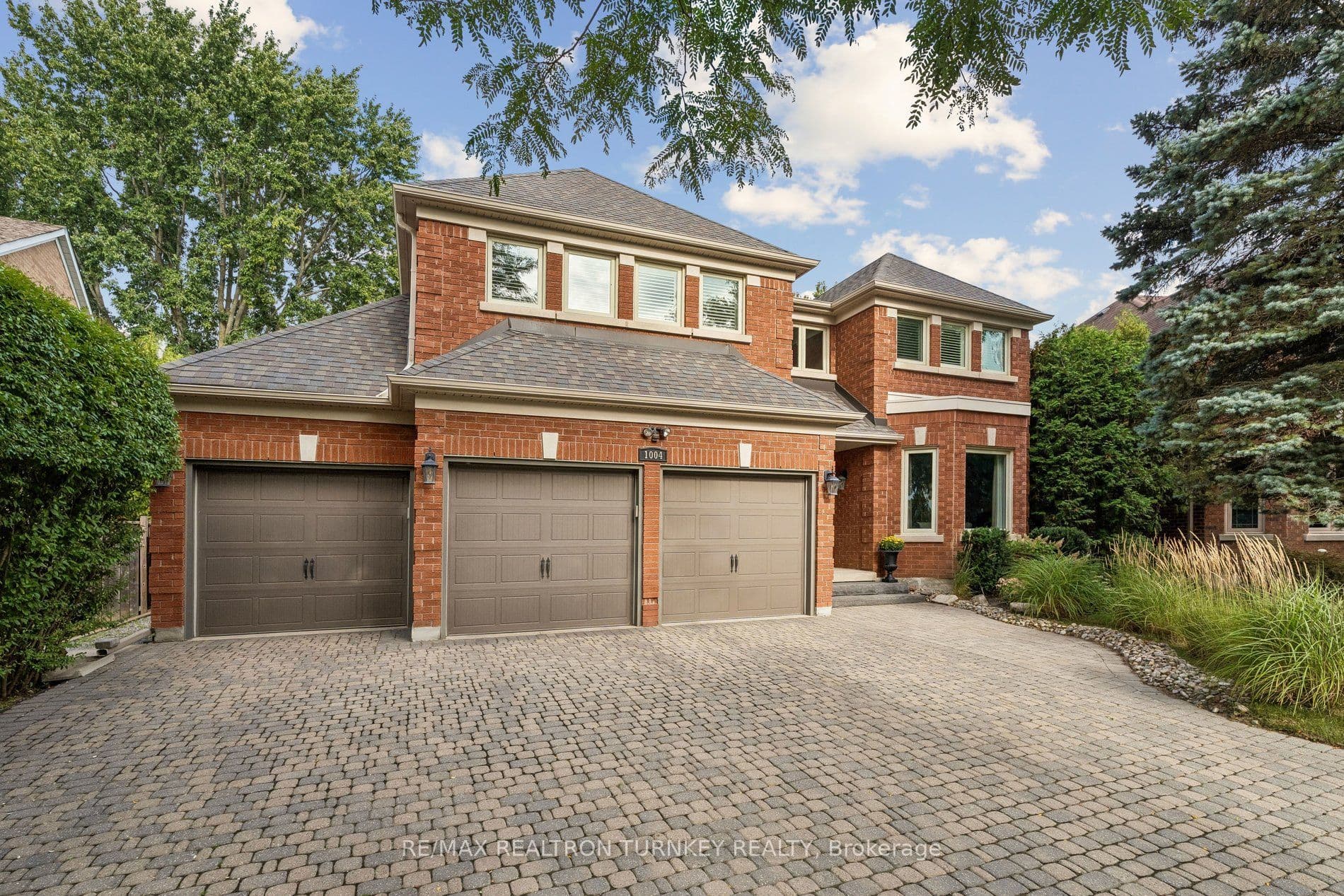 1004 Portminster Court, Newmarket, ON L3X 1L9