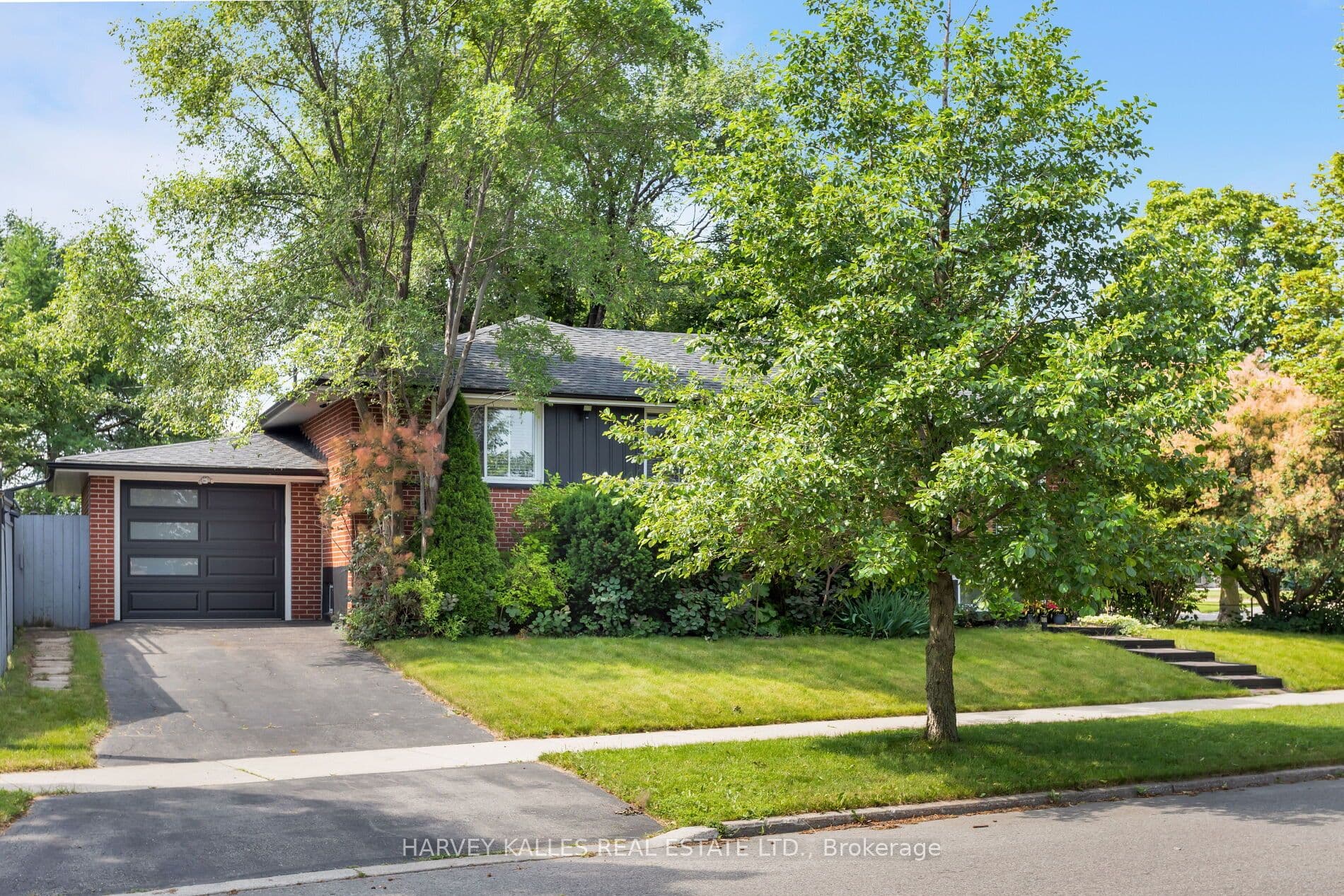 49 Learmont Drive, Toronto, ON M9R 2E9