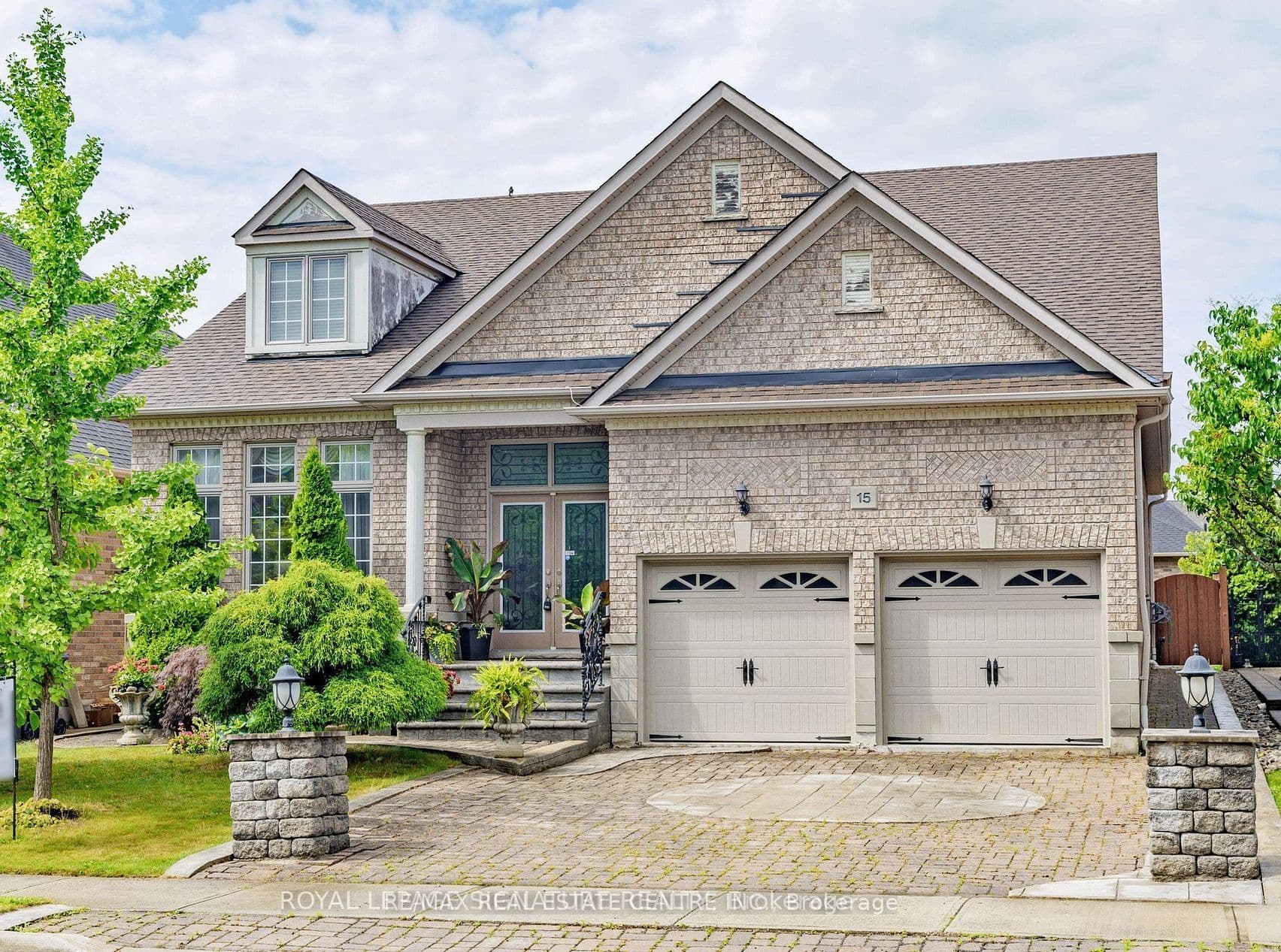 15 Concorde Drive, Brampton, ON L6P 1V3