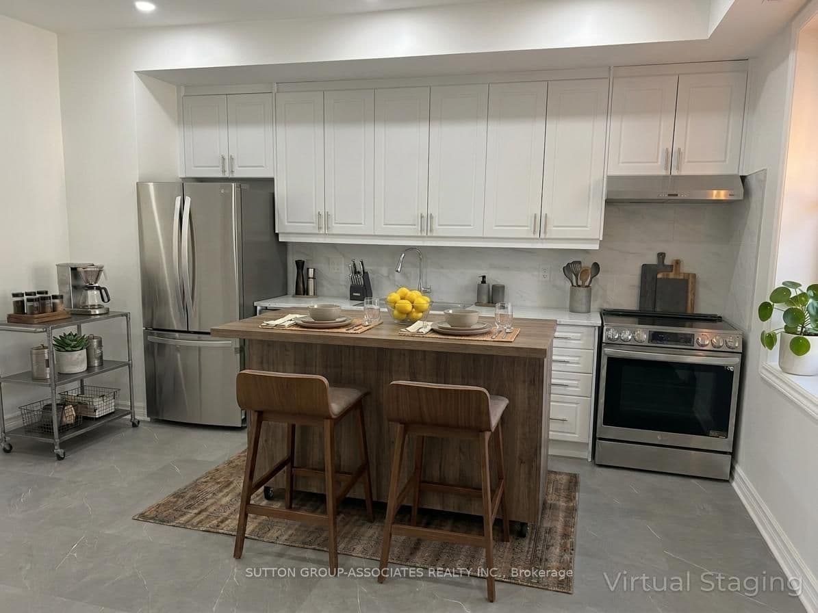 792 College Street 2nd flr, Toronto, ON M6G 1C5
