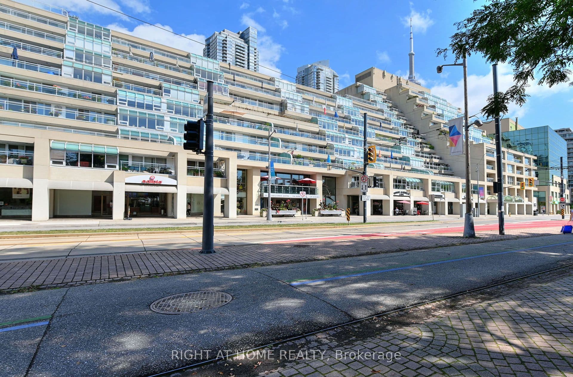 460 Queens Quay W 202E, Toronto, ON M5V 2Y4