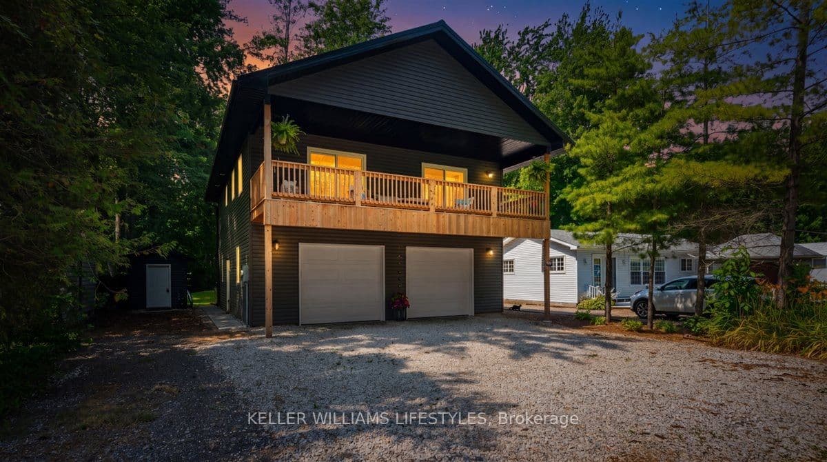 9904 LAKE Road, Lambton Shores, ON N0N 1J1