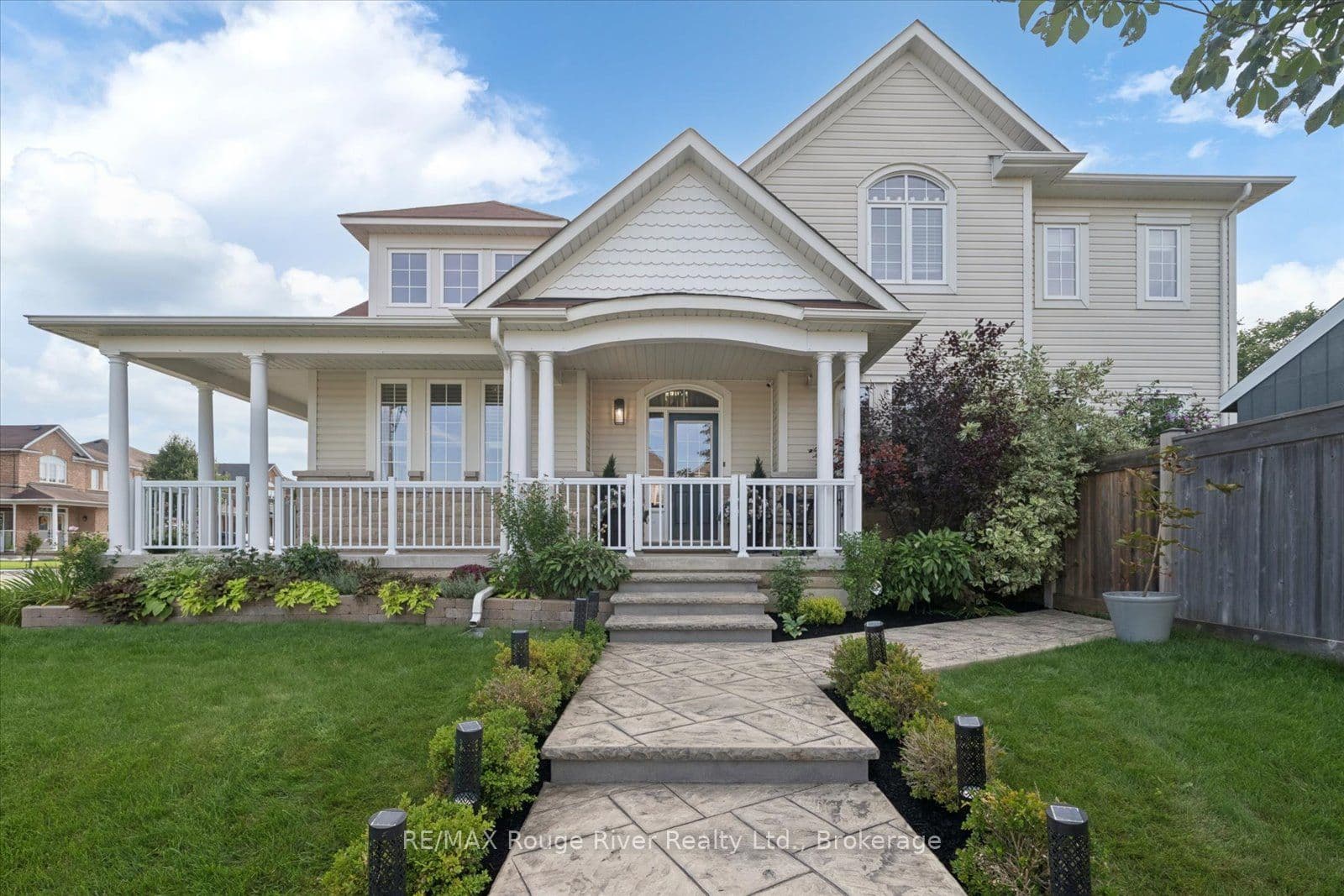 14 Chiswick Avenue, Whitby, ON L1M 0E1