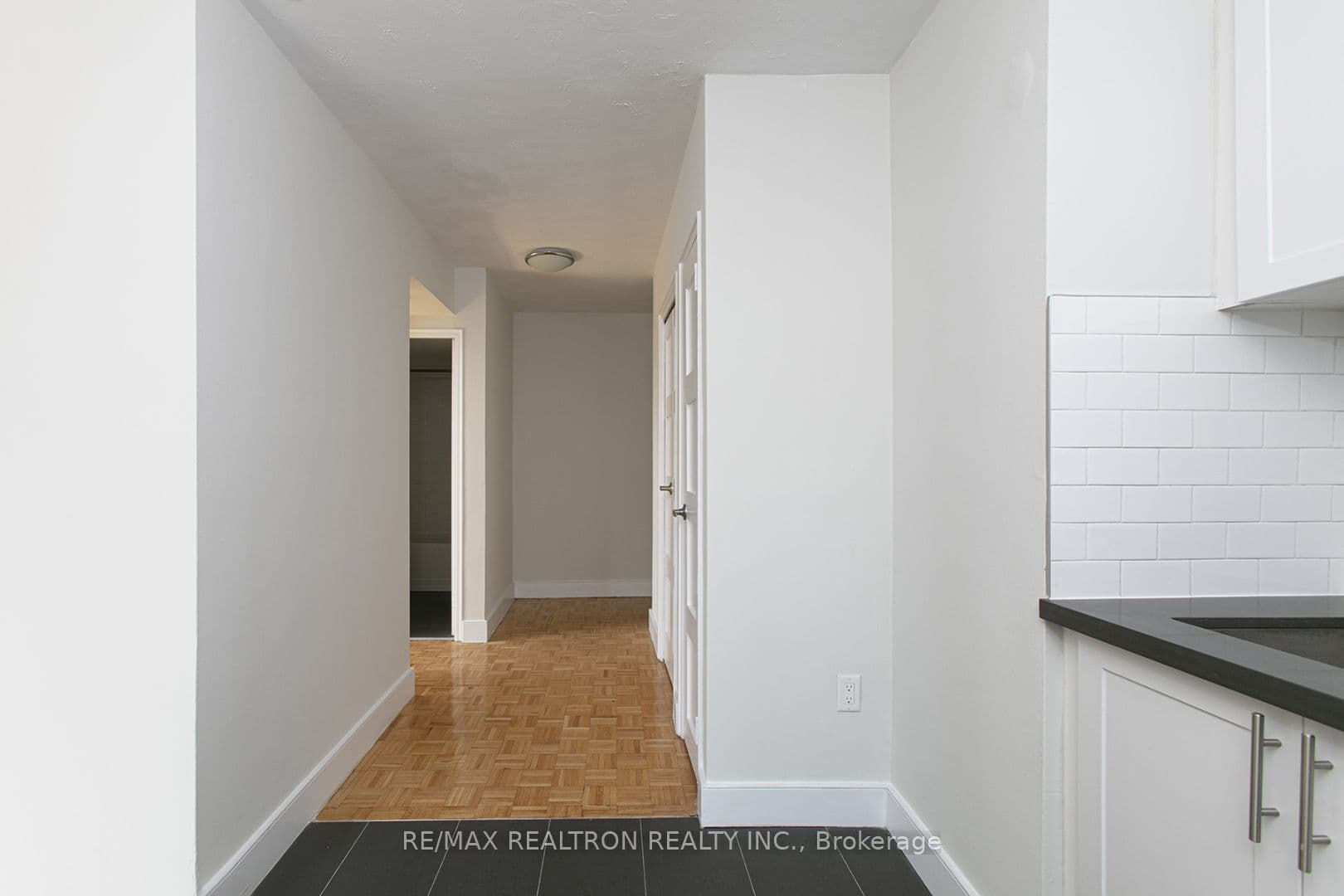 485 Huron Street 102, Toronto, ON M5R 2R5