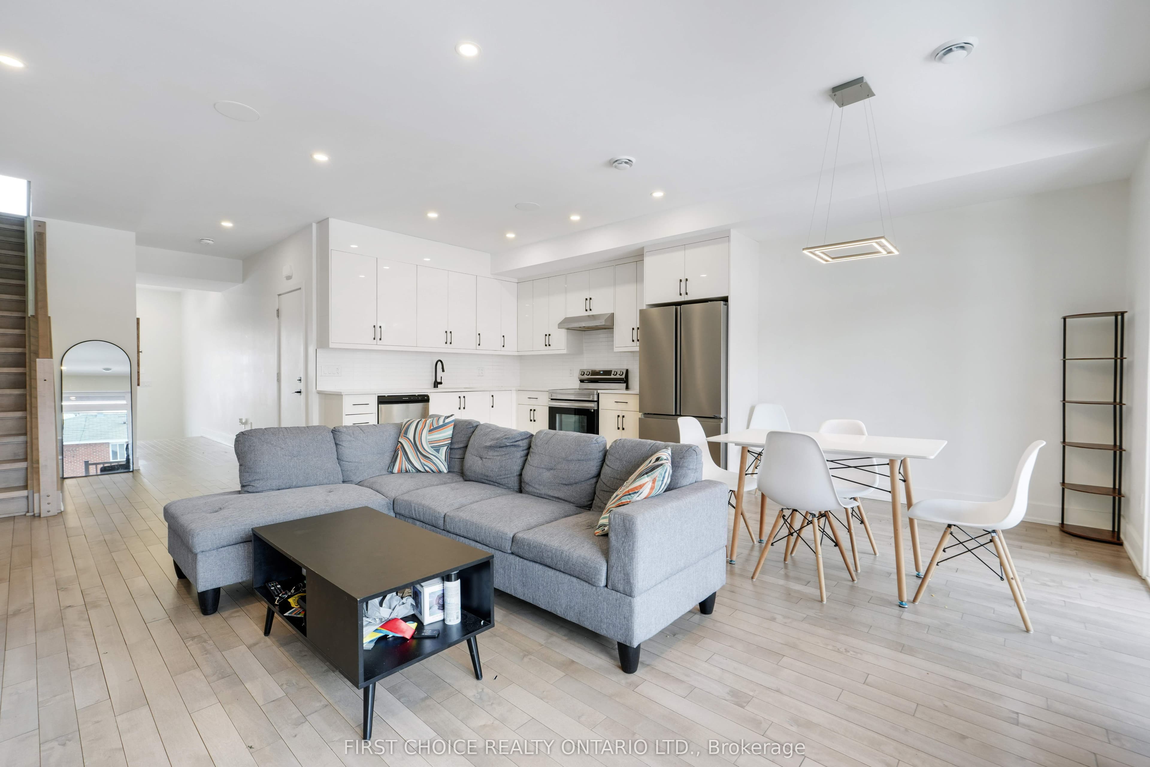 269-271 Queen Mary Street, Overbrook - Castleheights and Area, ON K1K 1X1