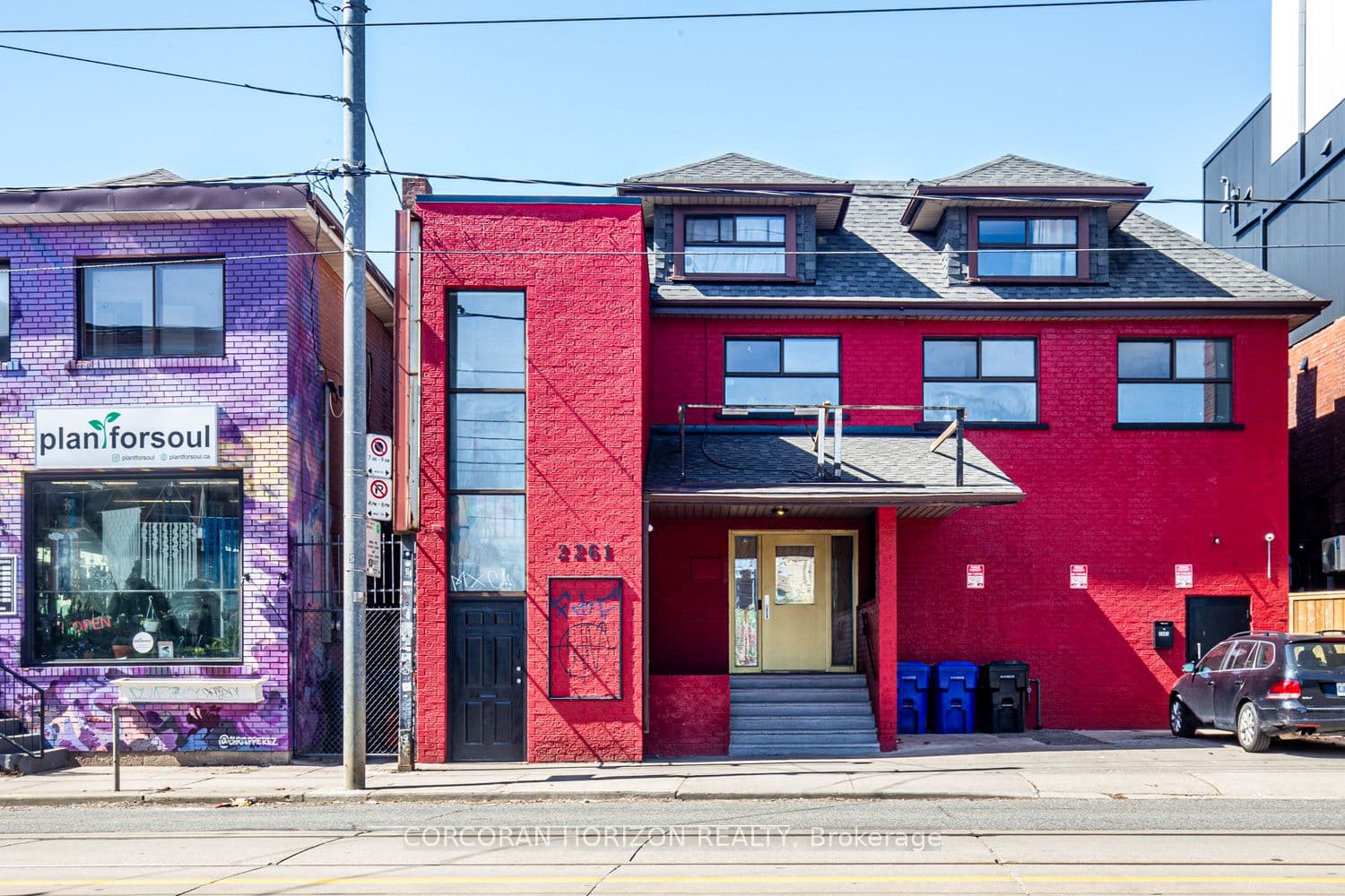 2261 Dundas Street, Toronto, ON M6R 1X6