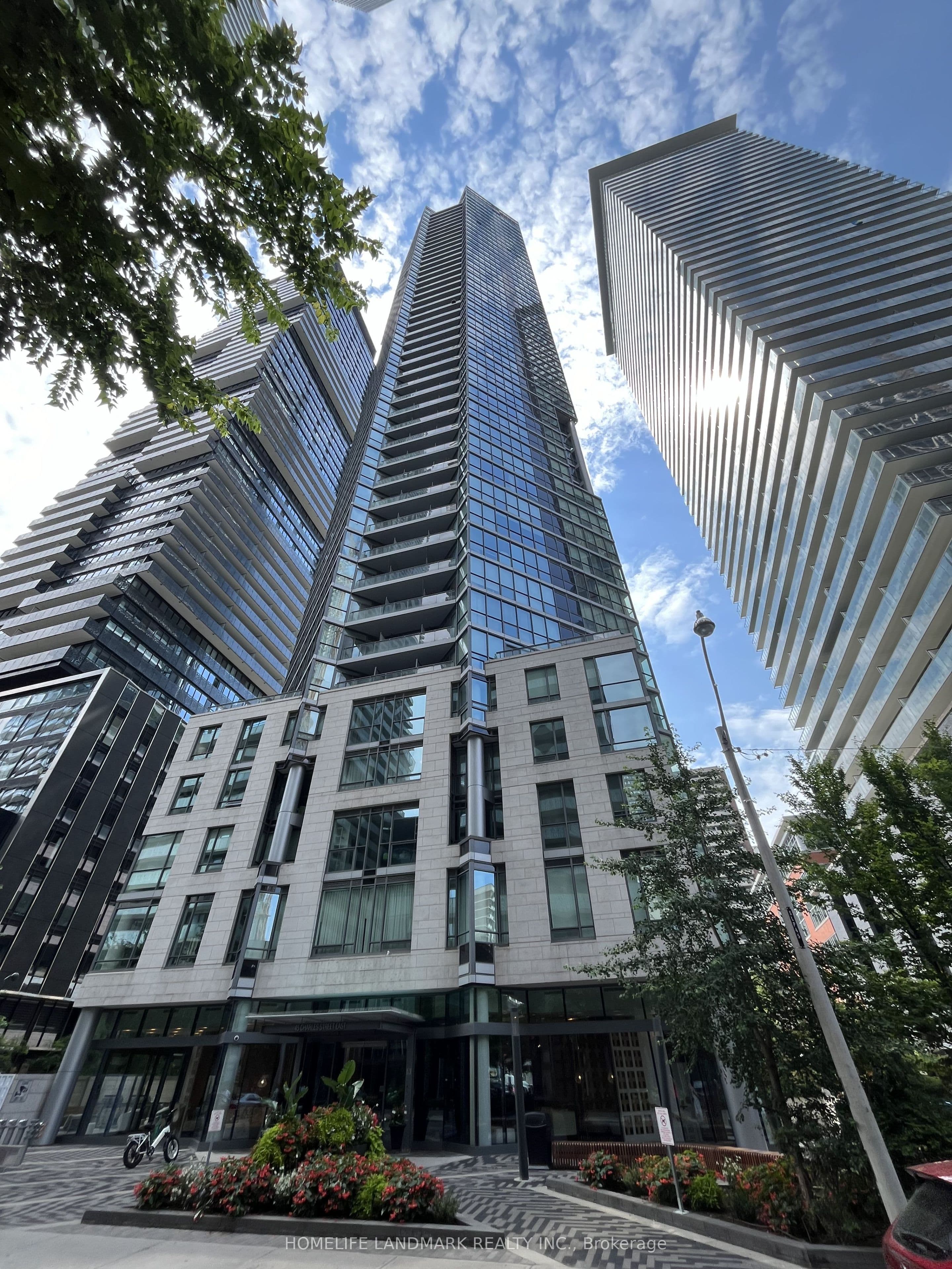 45 Charles Street E 311, Toronto, ON M4Y 1S2