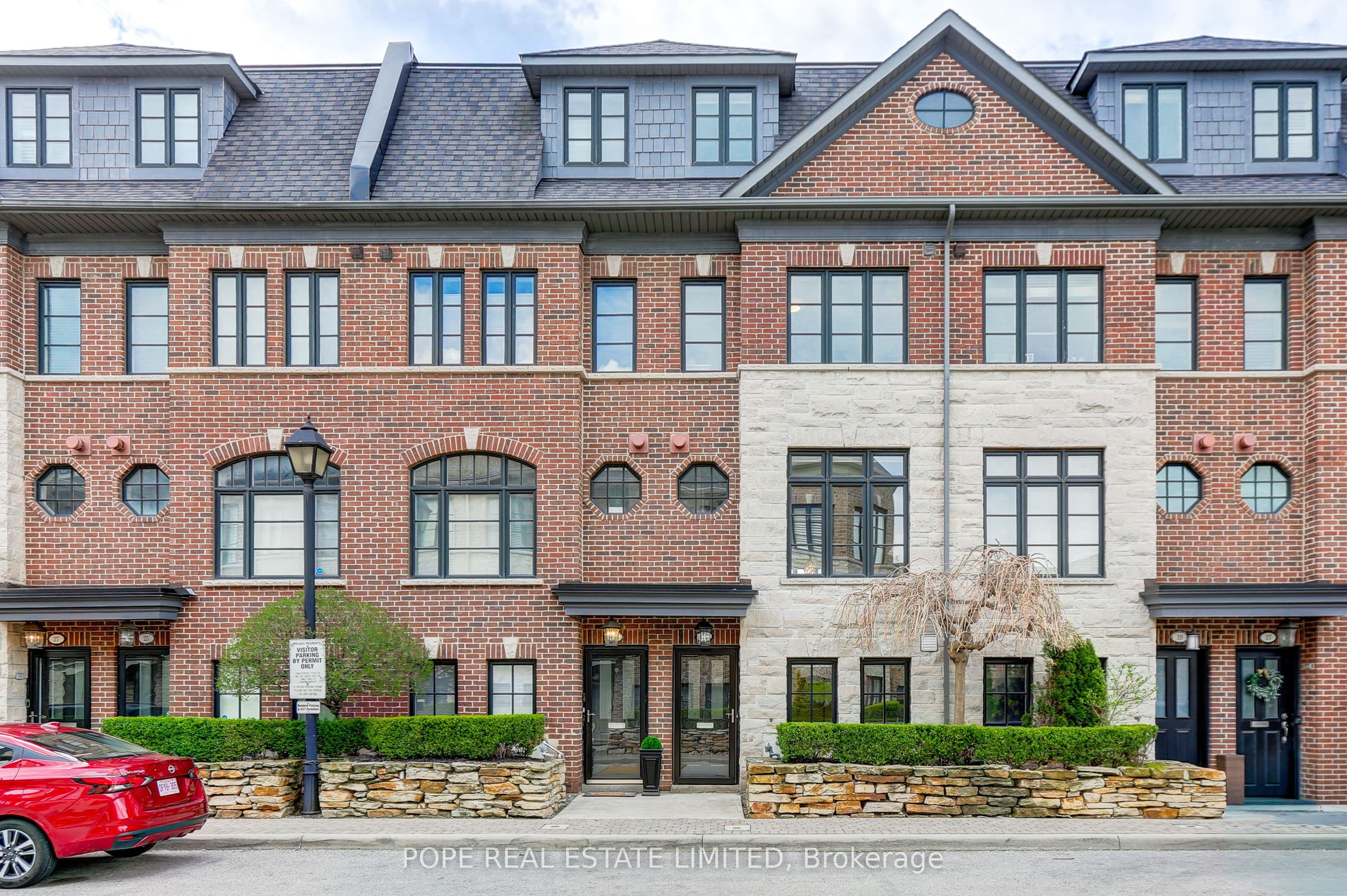 21 Ruby Lang Lane, Toronto, ON M8Z 0B8