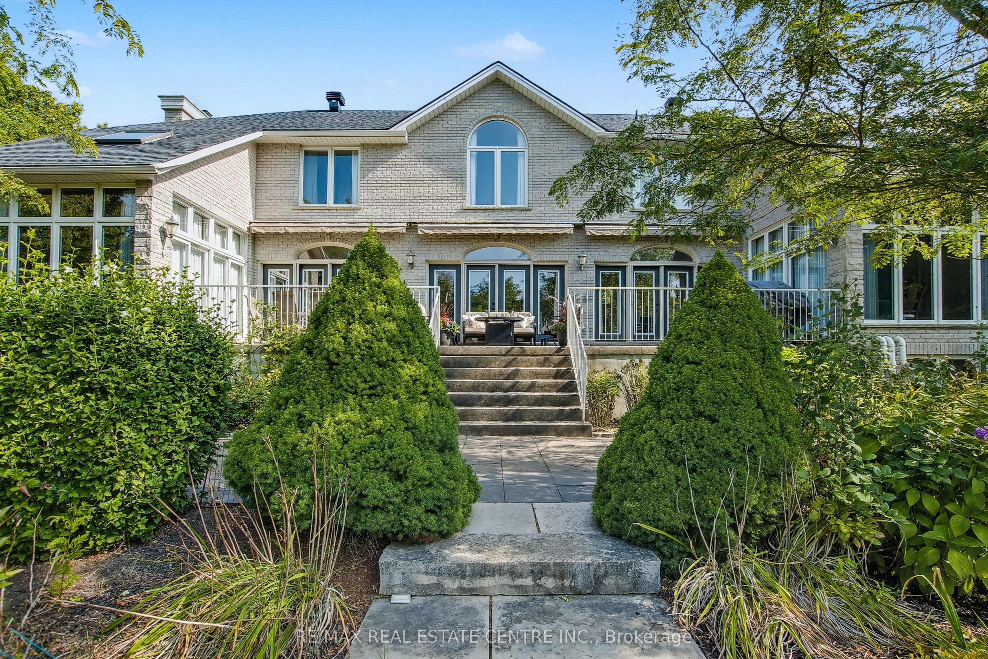 4220 Ennisclare Drive, Milton, ON N0B 2K0