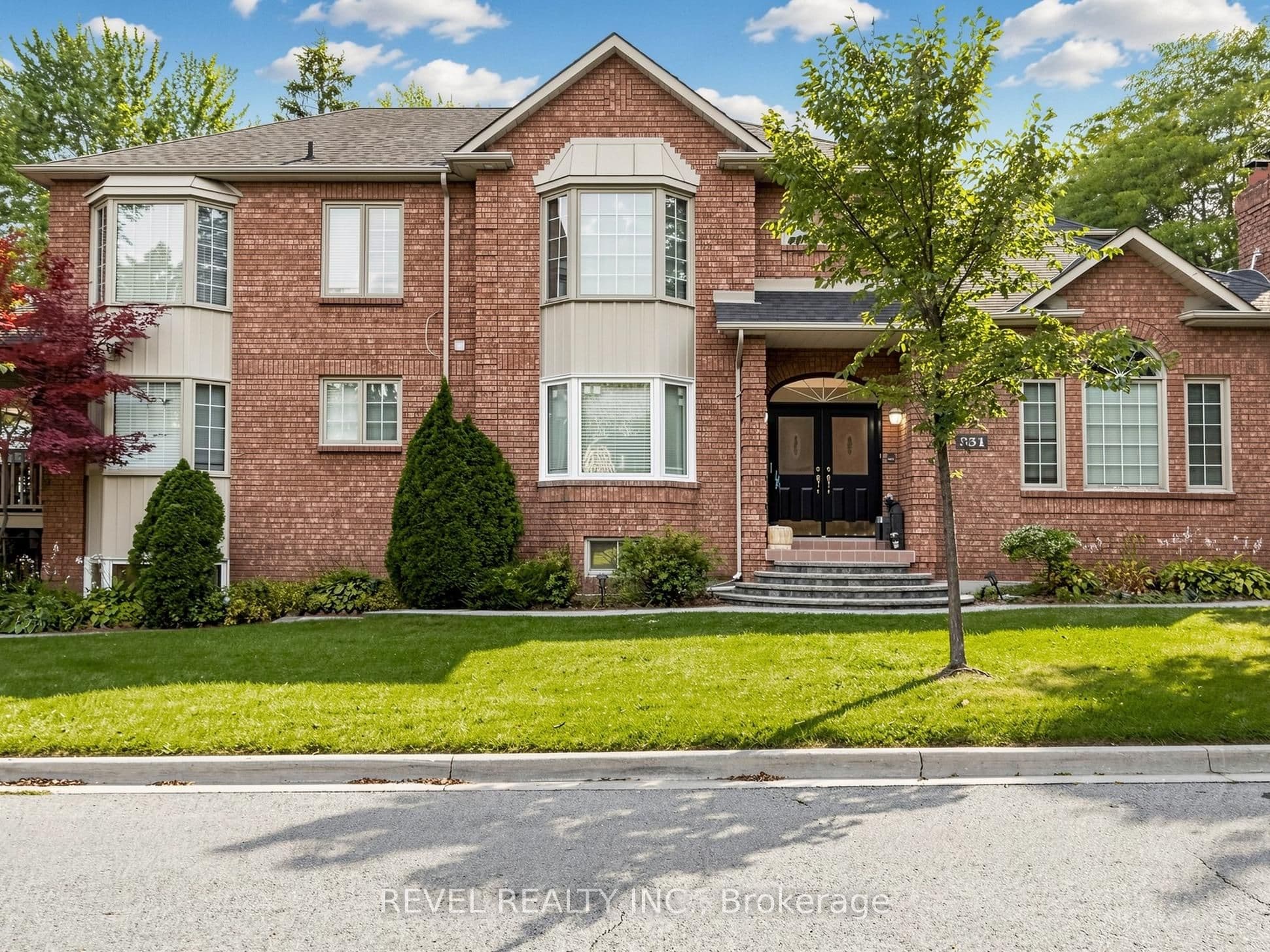 831 Regal Crescent Lower, Pickering, ON L1X 2P8