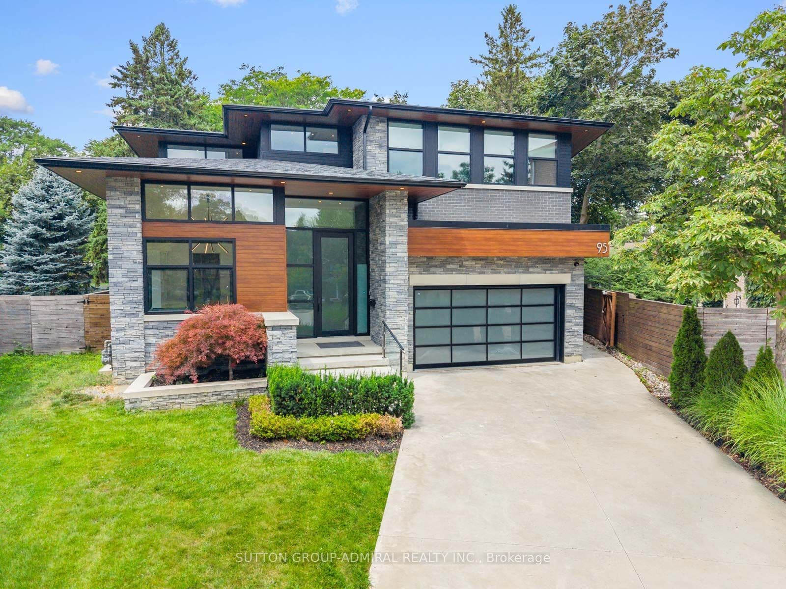 95 Penstock Court, Richmond Hill, ON L4C 4P3