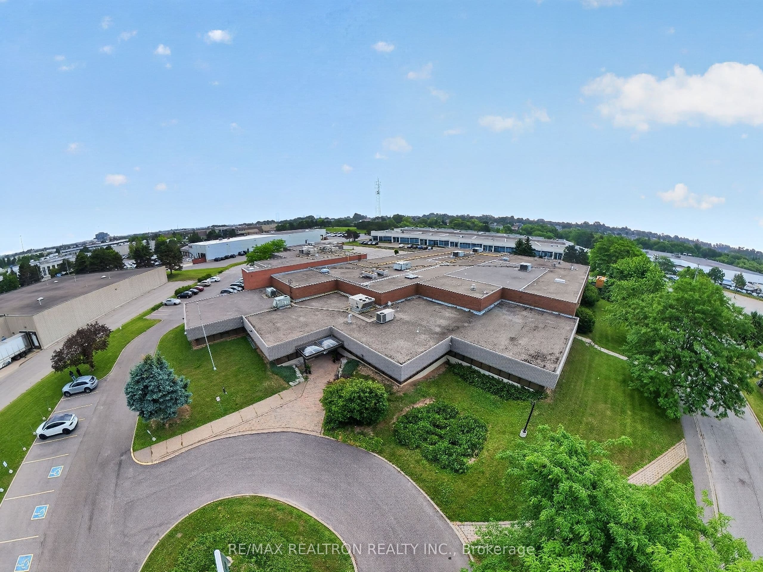 1851 Sandstone Manor, Pickering, ON L1W 3R9